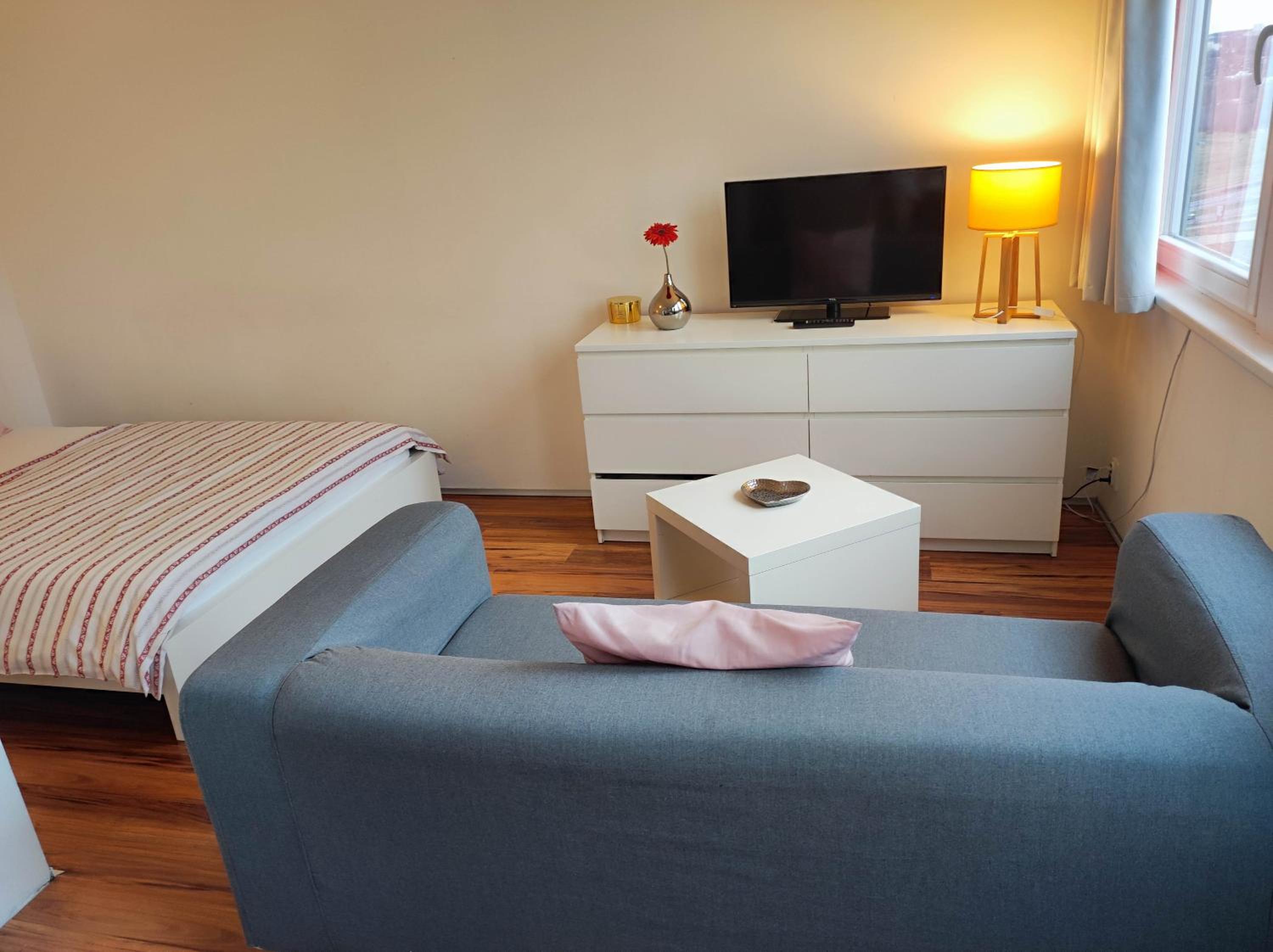 Golden Family Apartments