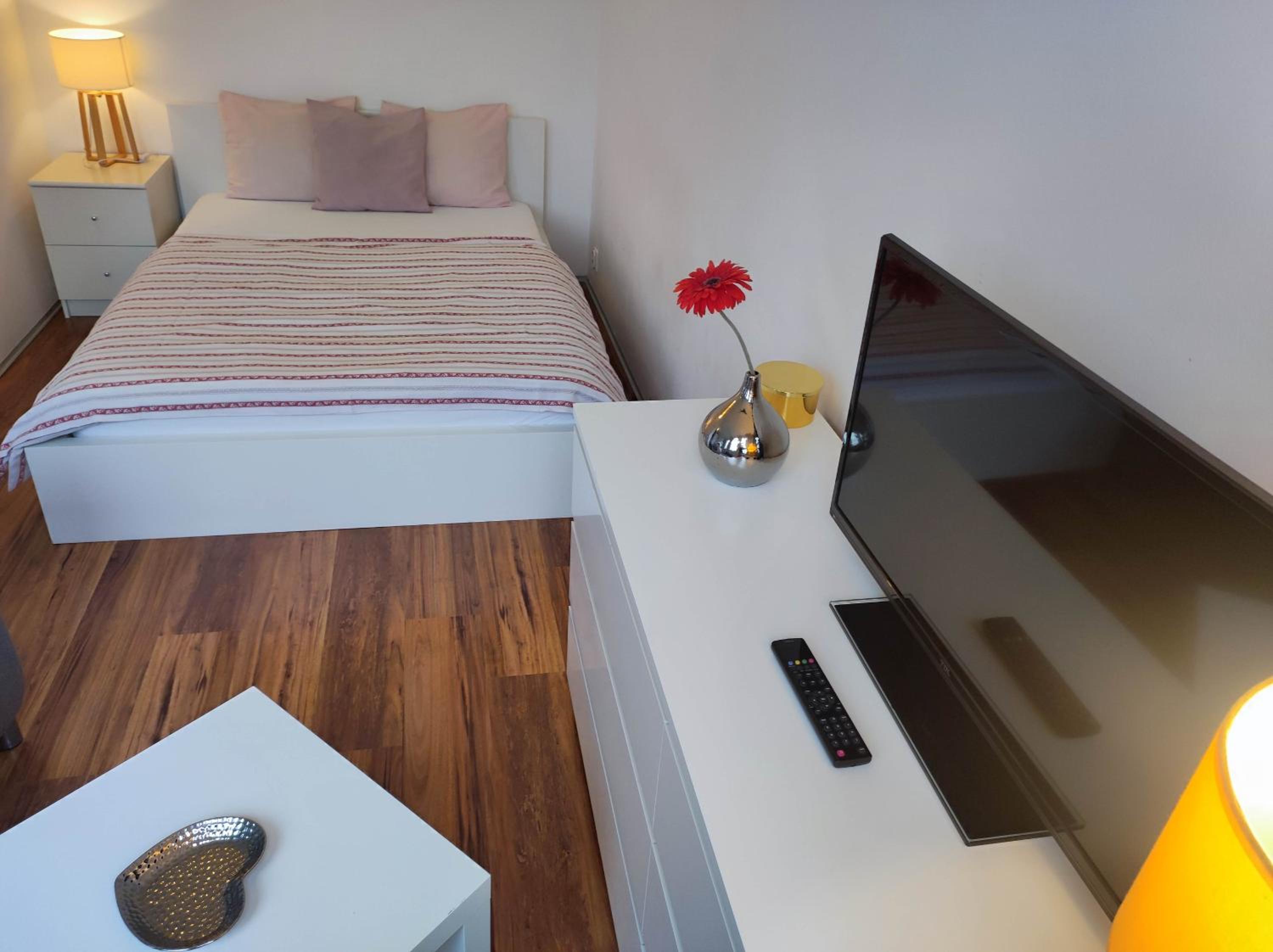 Golden Family Apartments