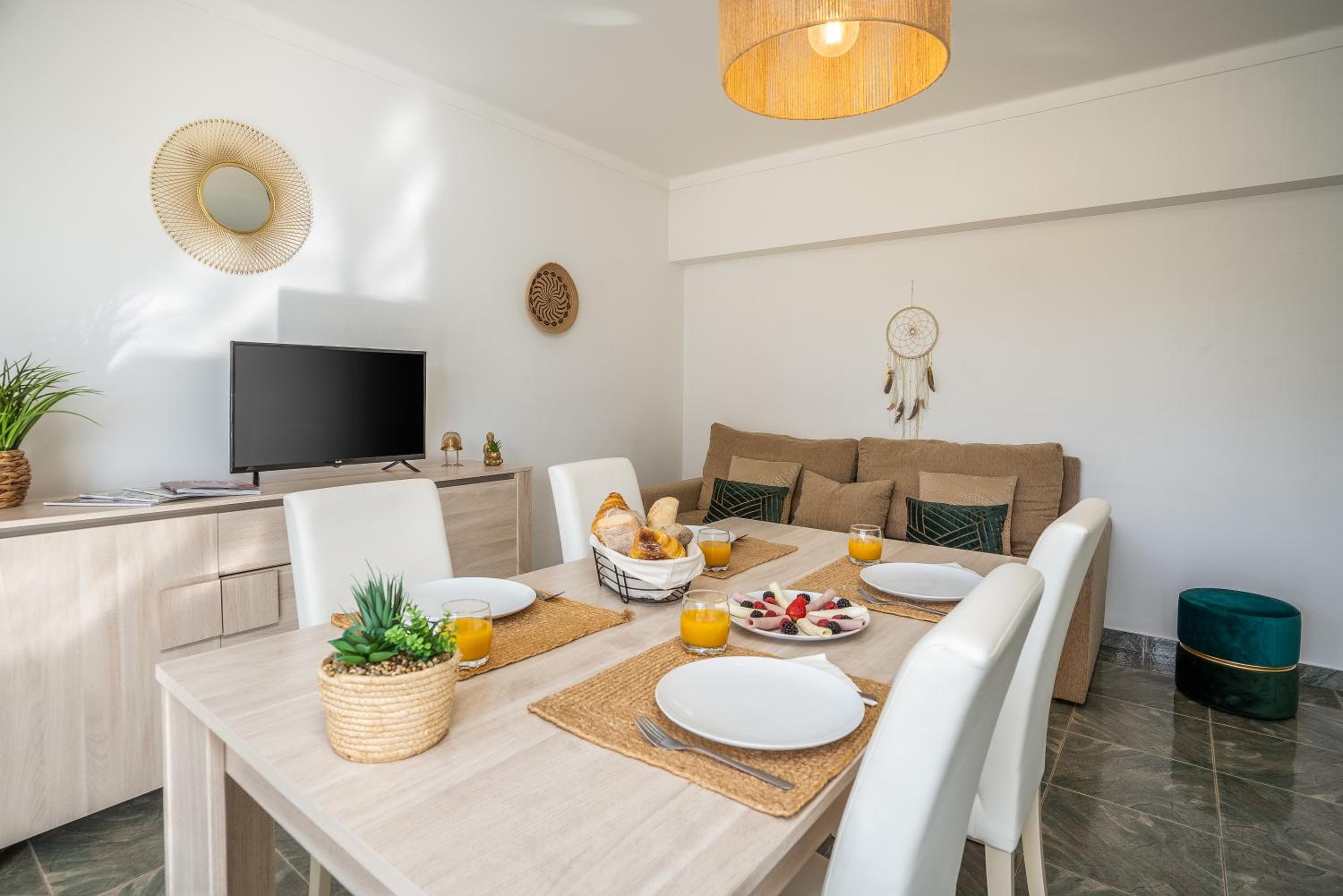 Charming and Cozy Flat with Balcony view 3
