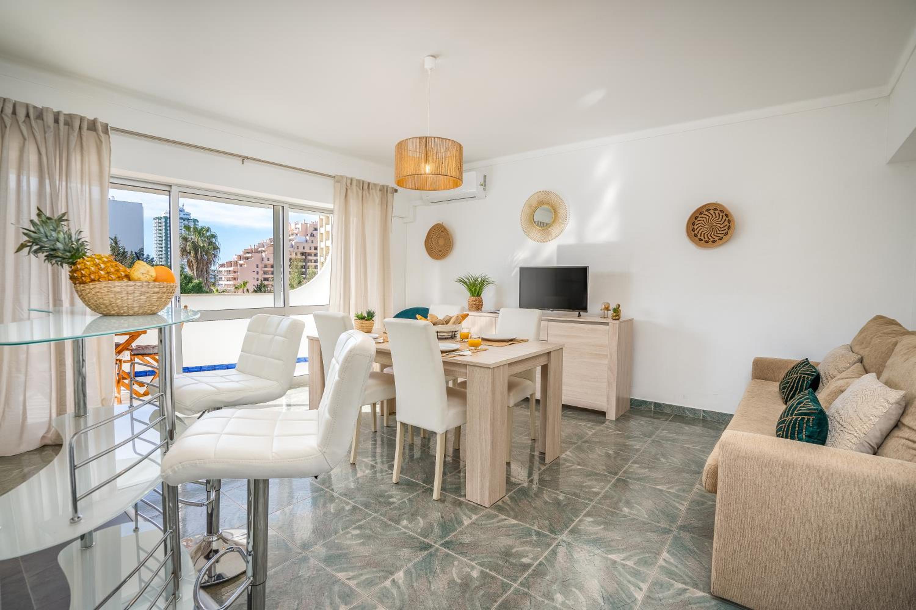 Charming and Cozy Flat with Balcony view 2