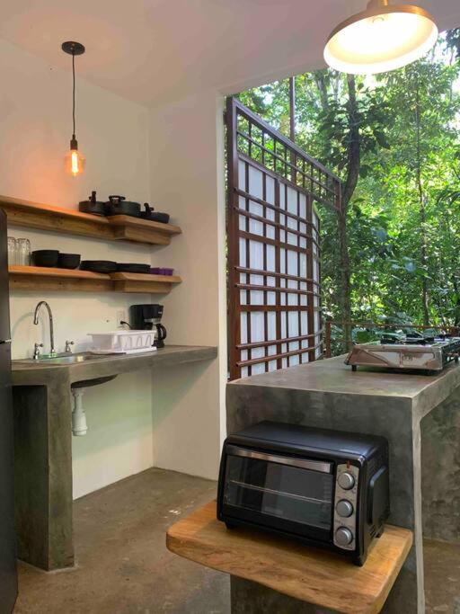 Peaceful Jungle Villa Cooper - Pool & Parking for 2 persons