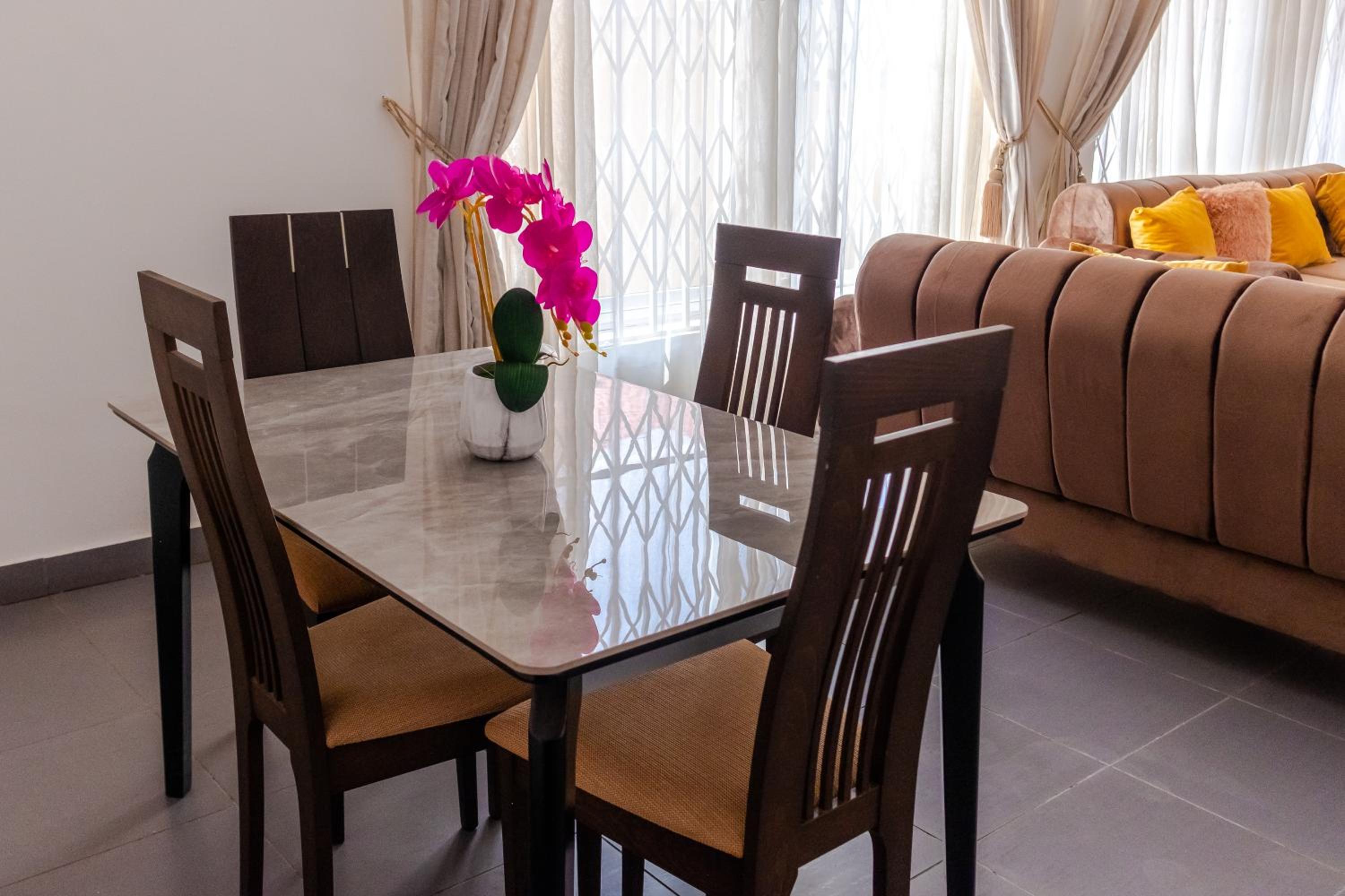 Shalom Villas