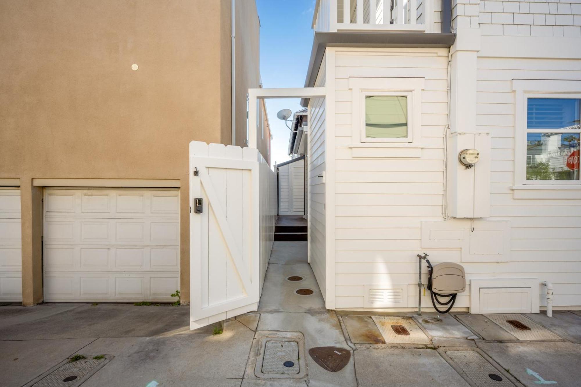 Balboa Island Luxury Penthouse Suite With Bay Views view 3