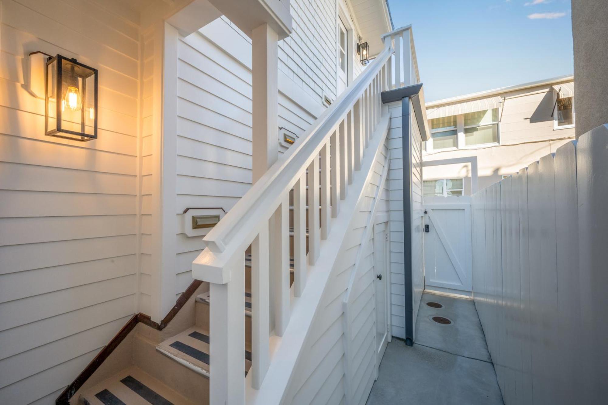 Balboa Island Luxury Penthouse Suite With Bay Views view 4