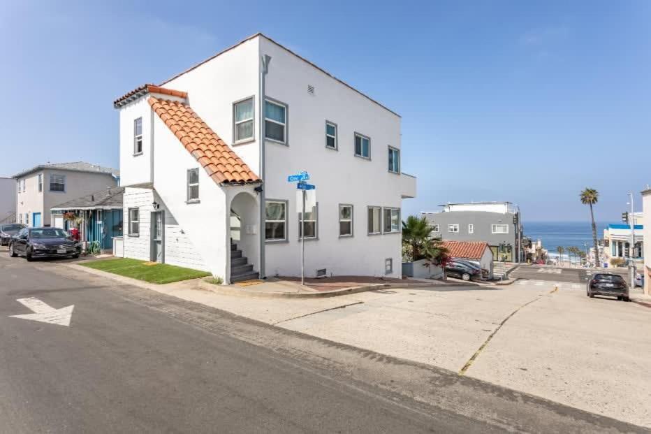 Manhattan Beach Family Suite Stylish 2 BR 1BA Parking view 3