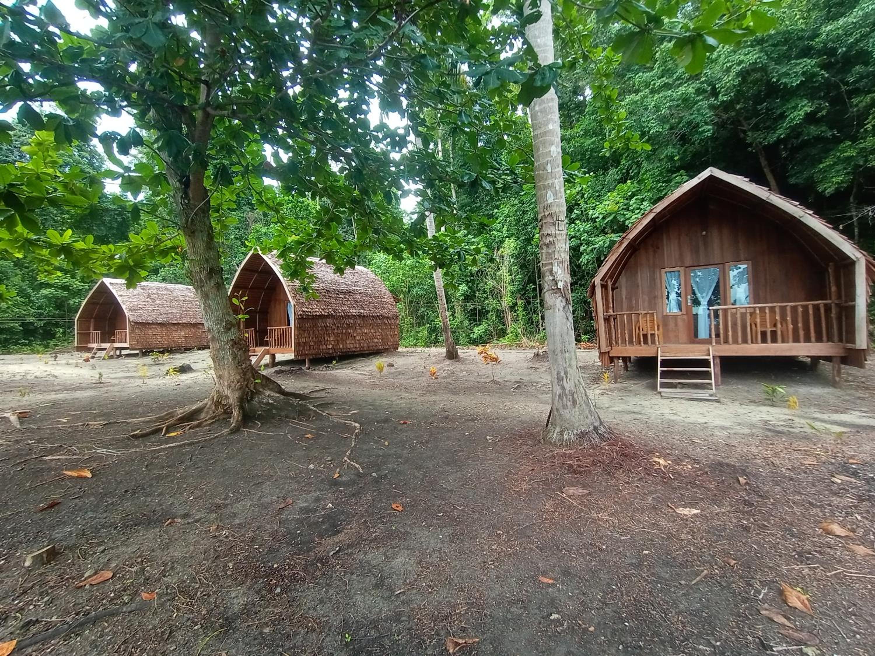Tanjung Kalemo Resort