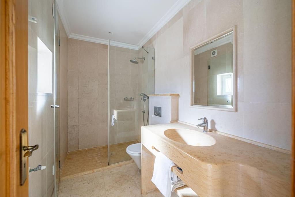 Casa Ferrel - Luxury 9 Bedroom Villa with Indoor & Outdoor Pools view 5