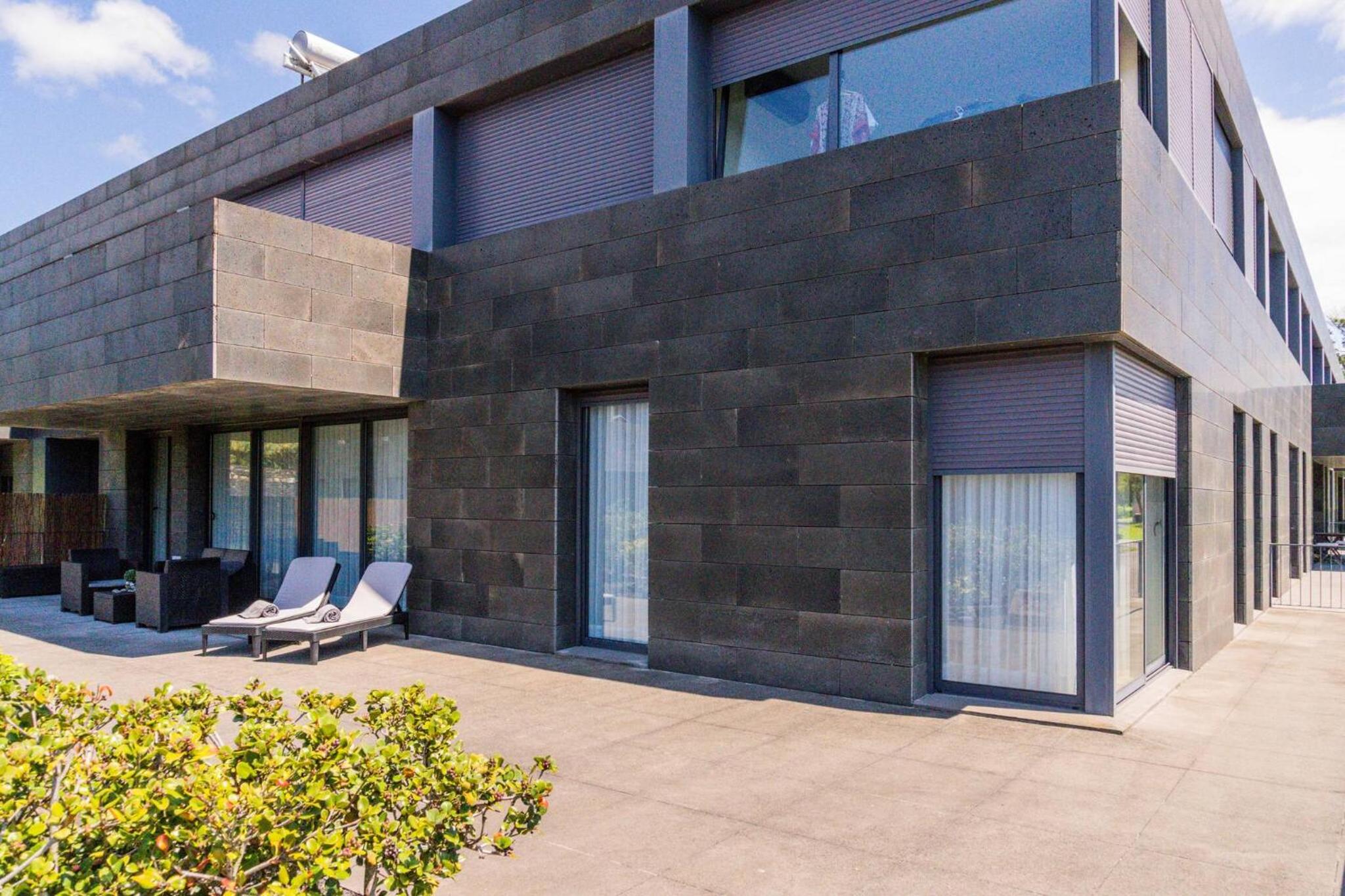 Beach & Garden Apartment