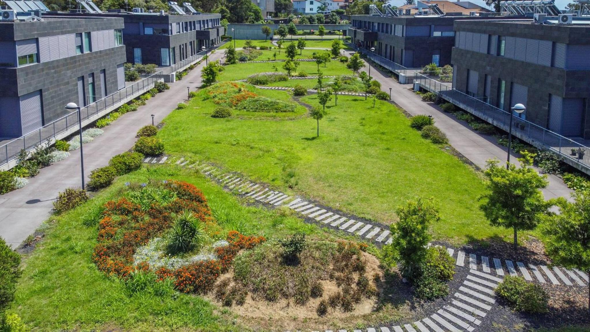 Beach & Garden Apartment