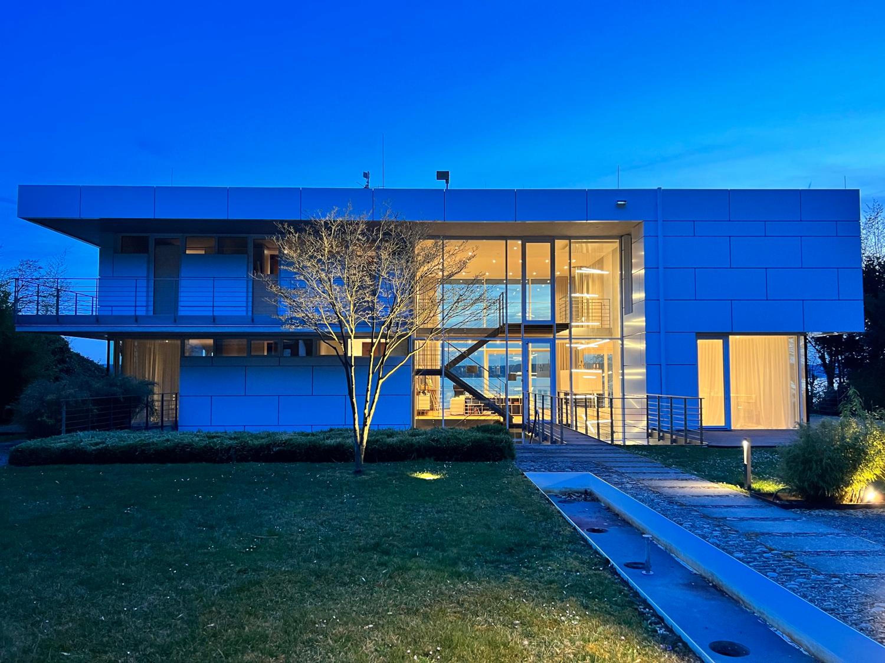 Villa am See mit privatem Seezugang