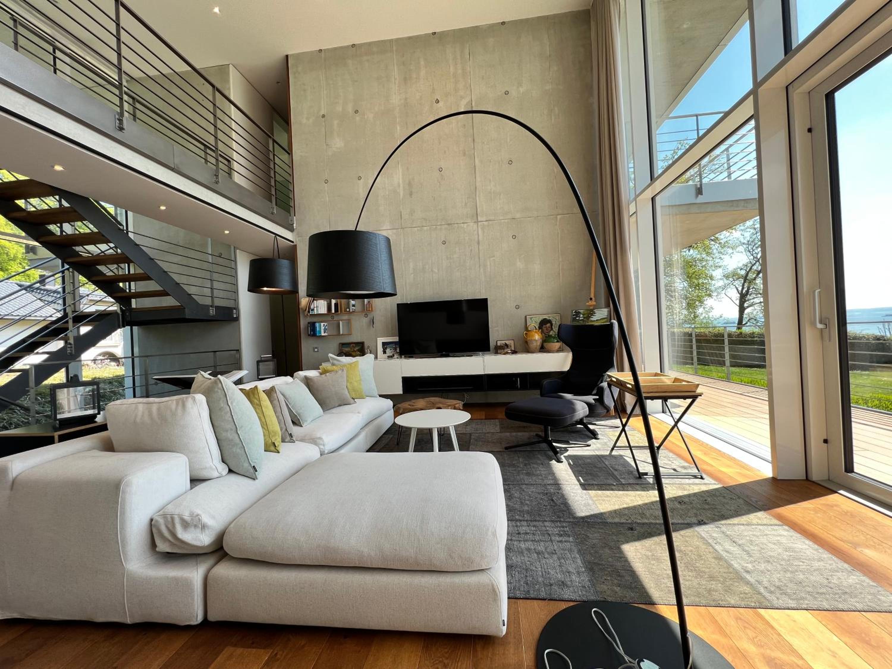Villa am See mit privatem Seezugang