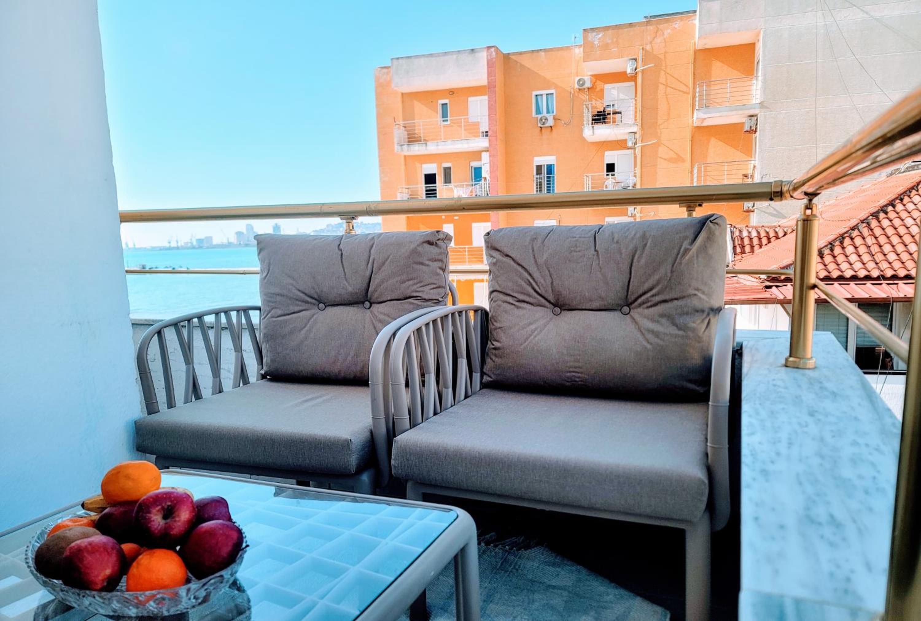 "On the beach" Glamour Sunrise Apartment photo 3