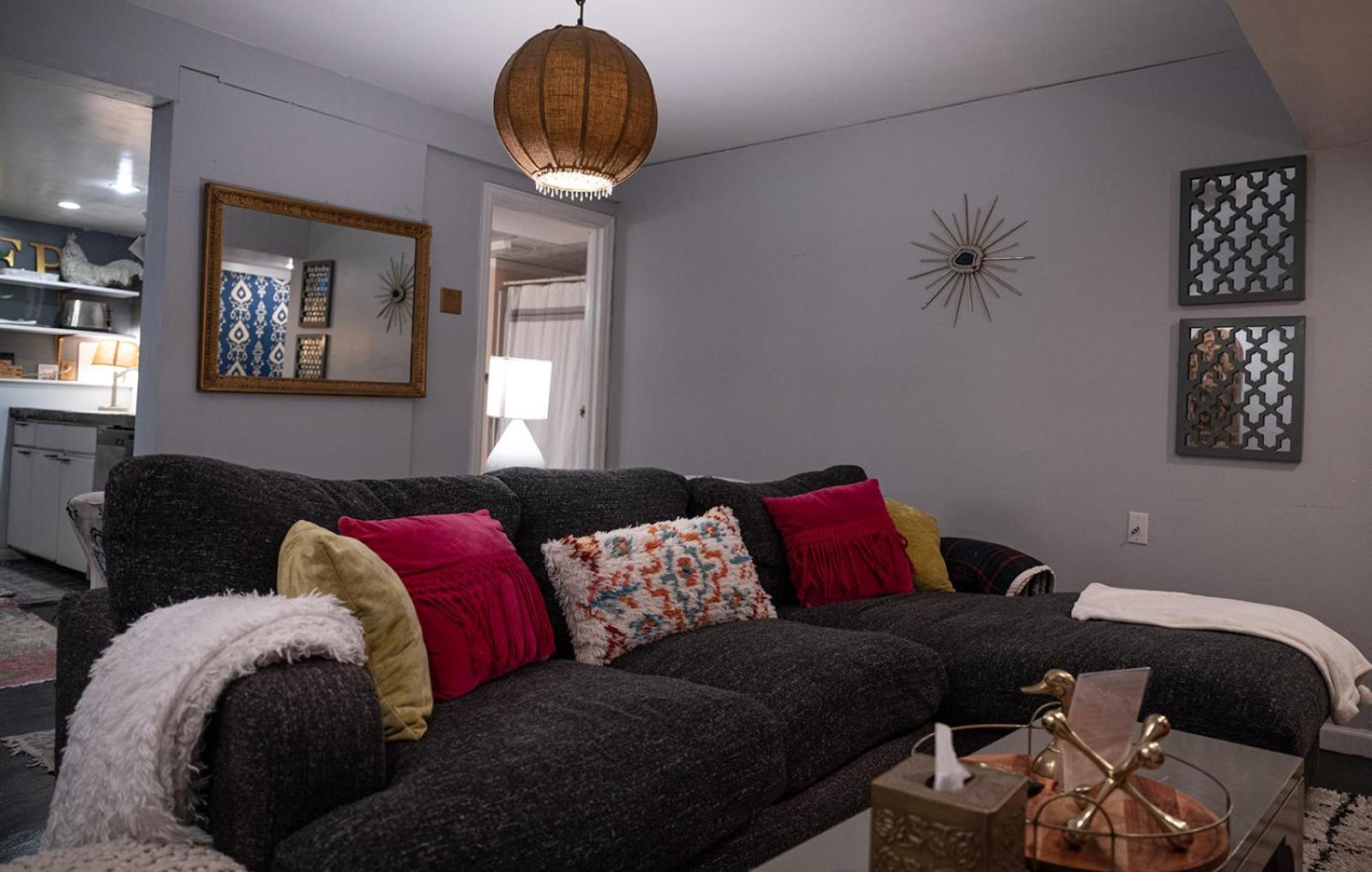 The IvyWild - Apartment in Tudor Historic Home view 5
