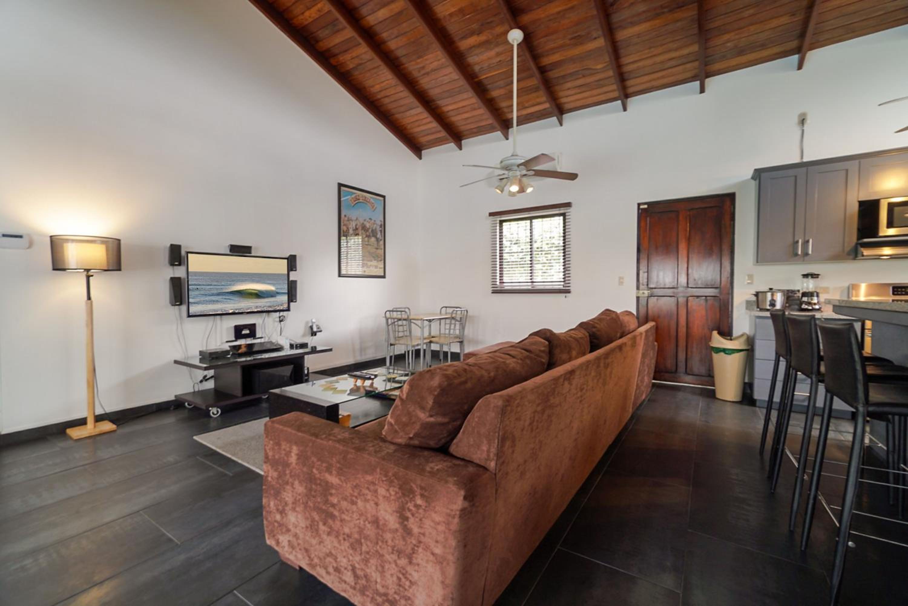 Casa Gris with private pool near the beach in Jaco
