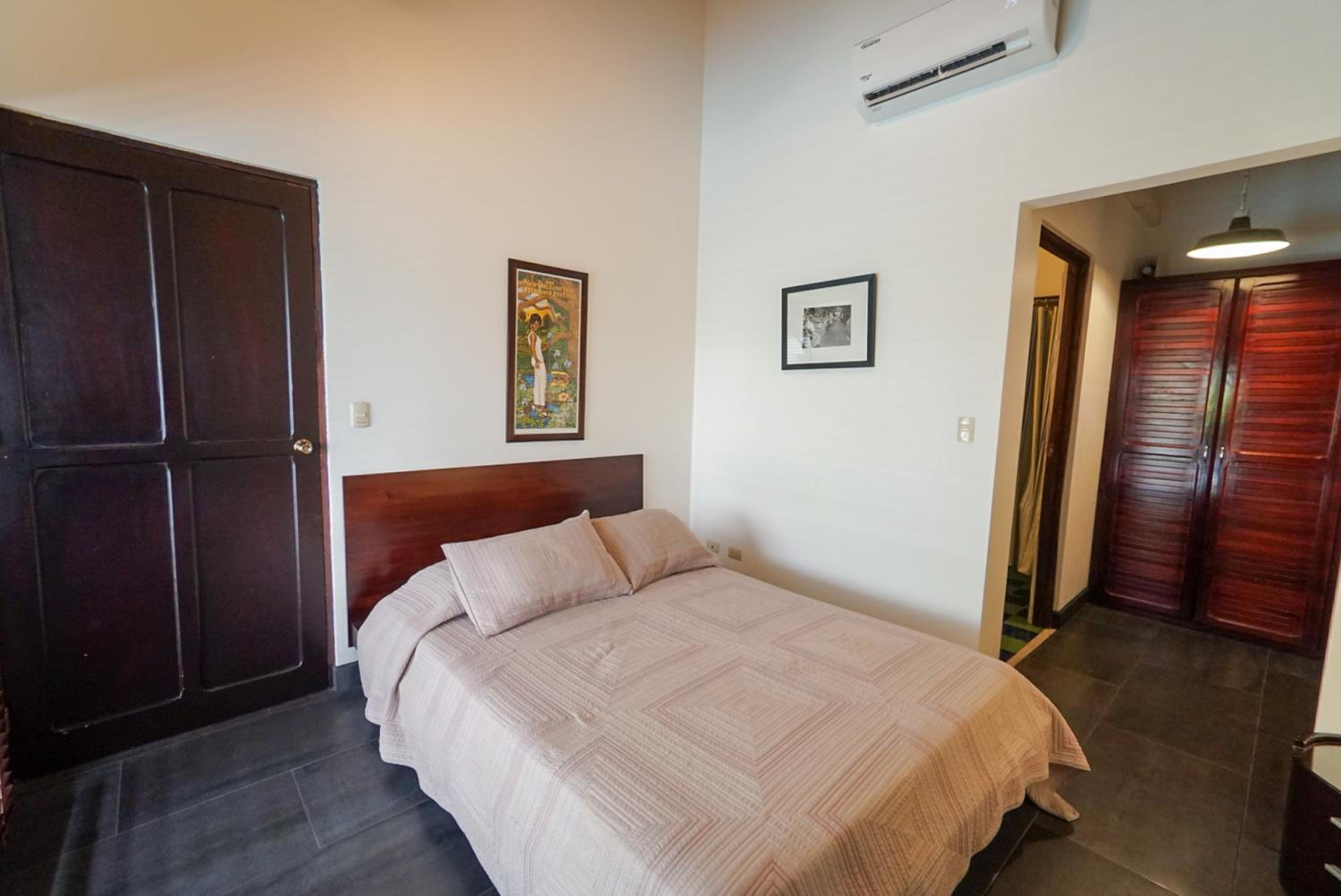 Casa Gris with private pool near the beach in Jaco