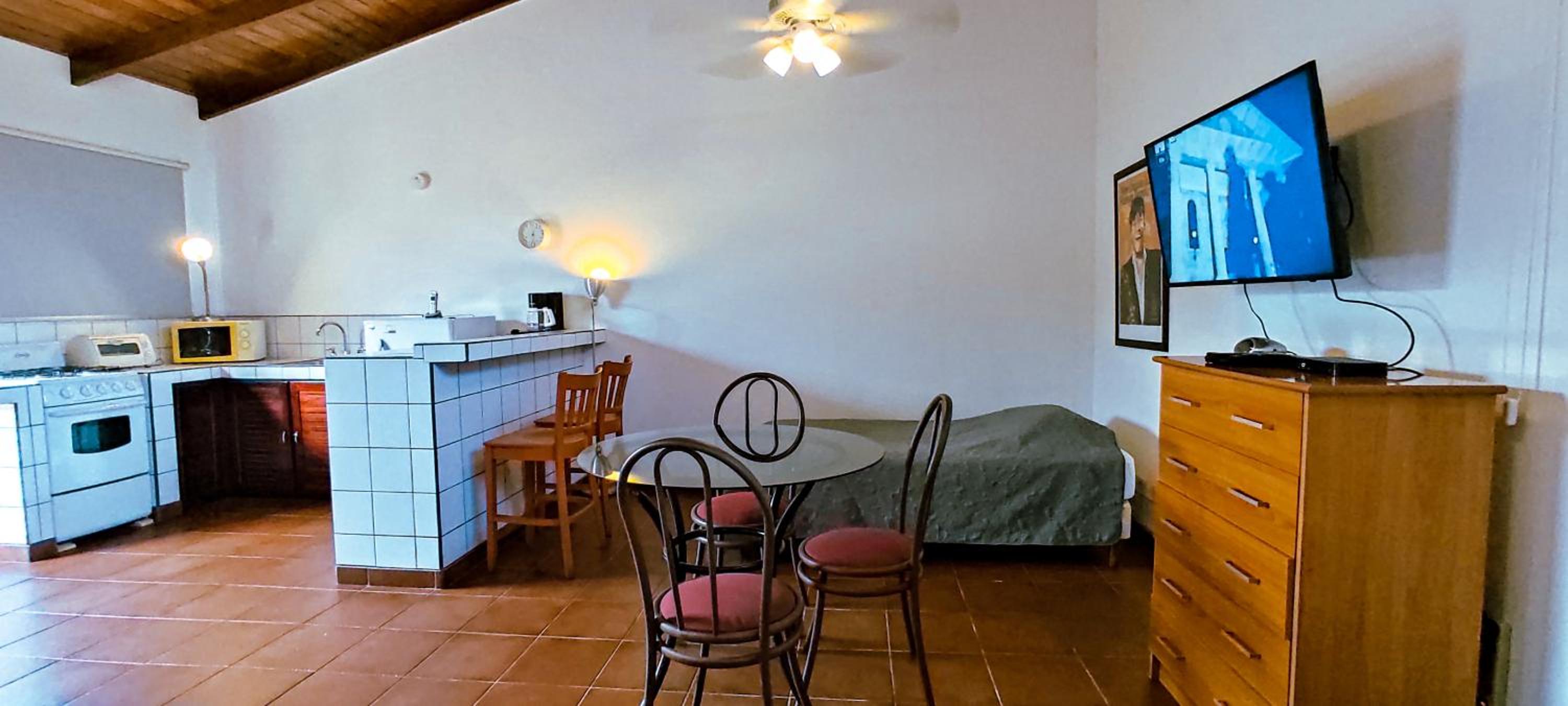 Casa Gris with private pool near the beach in Jaco