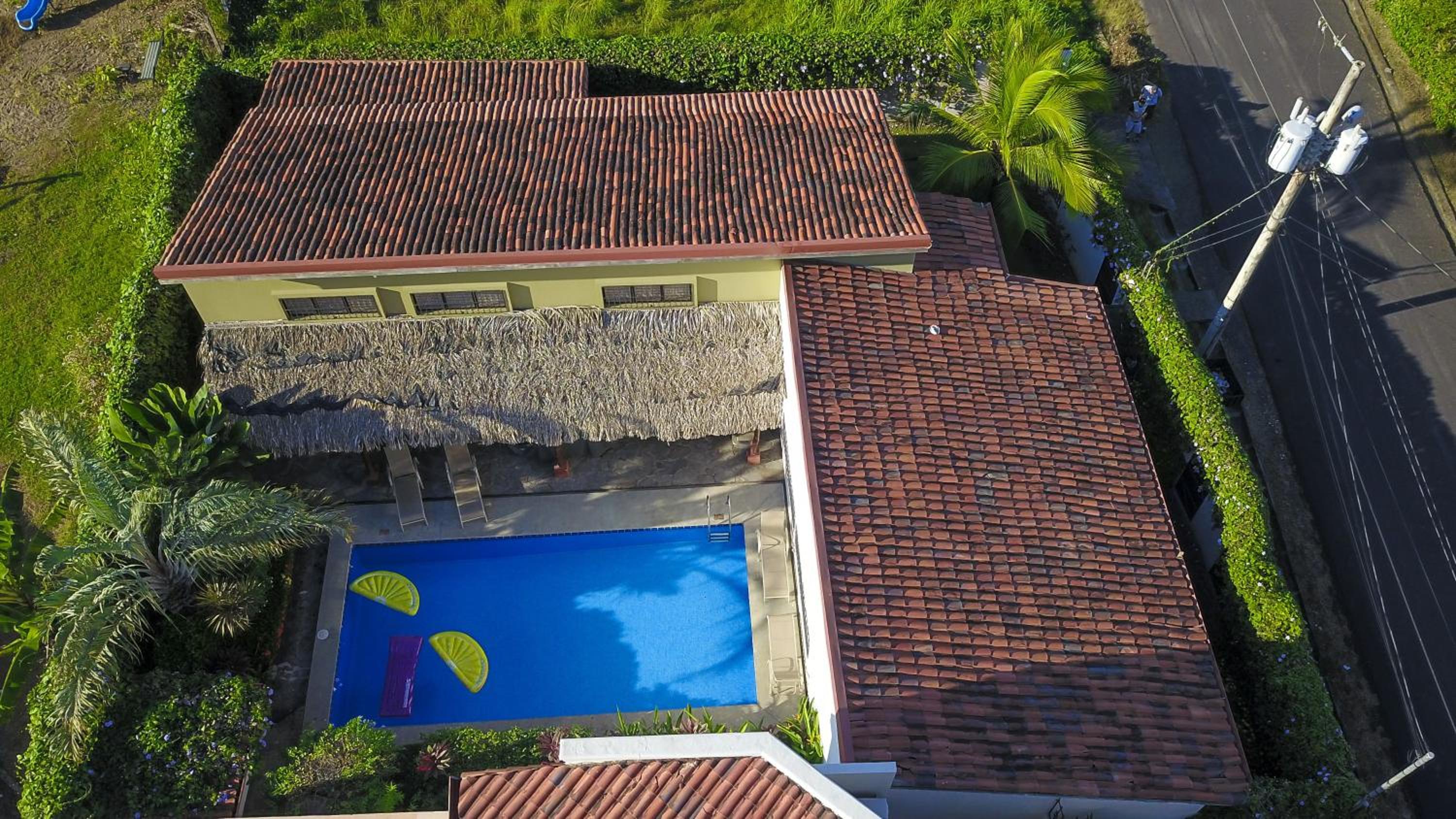 Casa Gris with private pool near the beach in Jaco