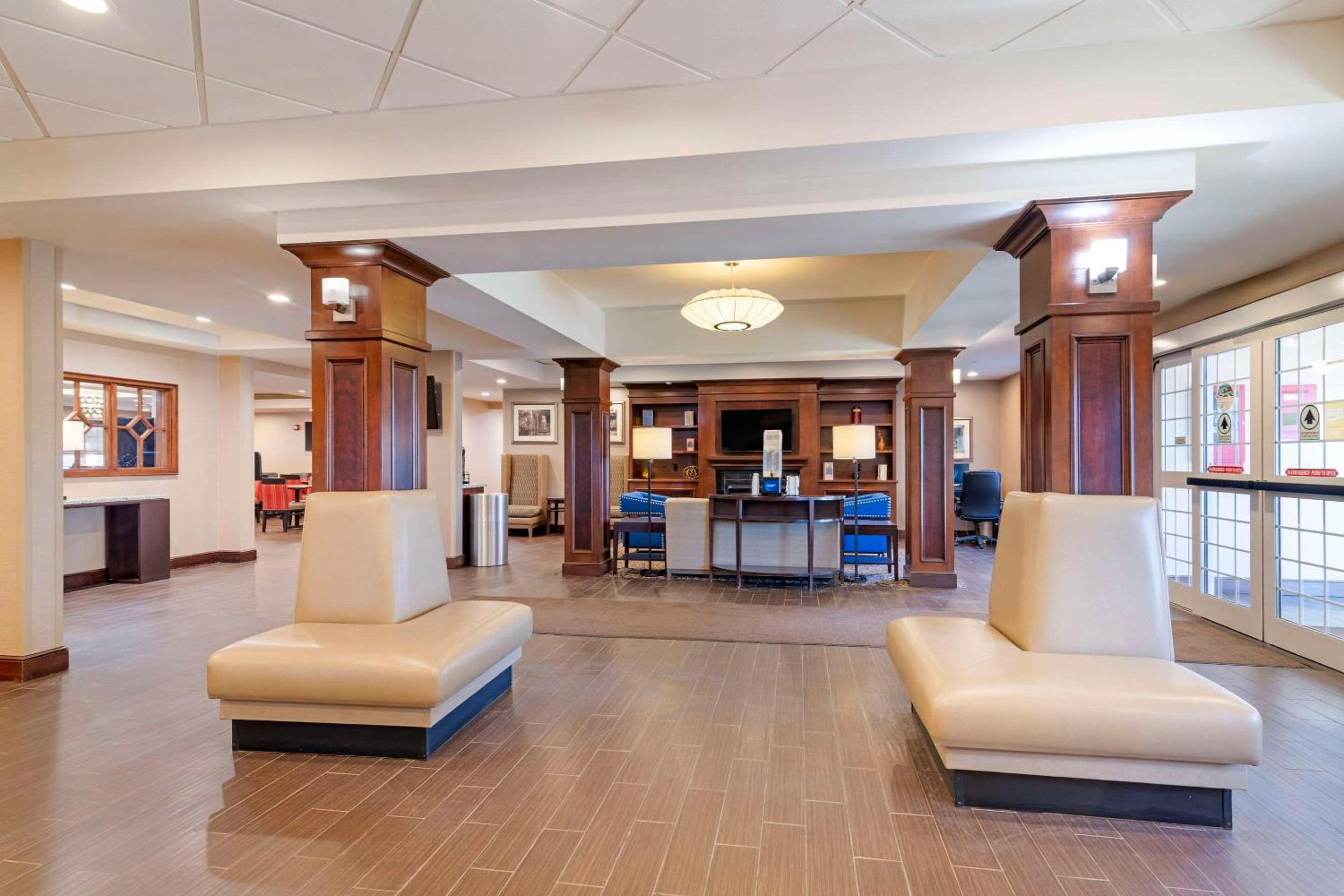 Dover Vacations - Comfort Inn Suites Dover-Portsmouth - Property Image 26