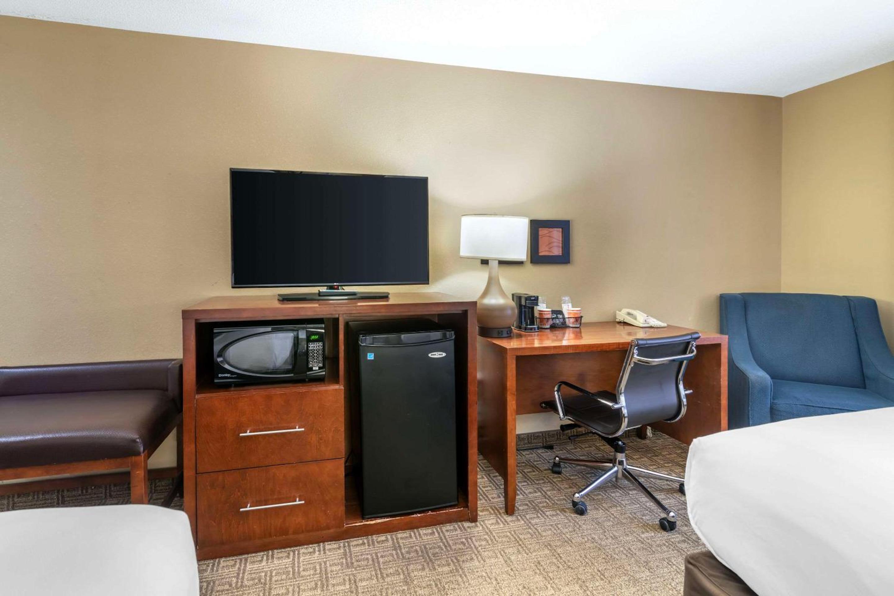 Dover Vacations - Comfort Inn Suites Dover-Portsmouth - Property Image 29