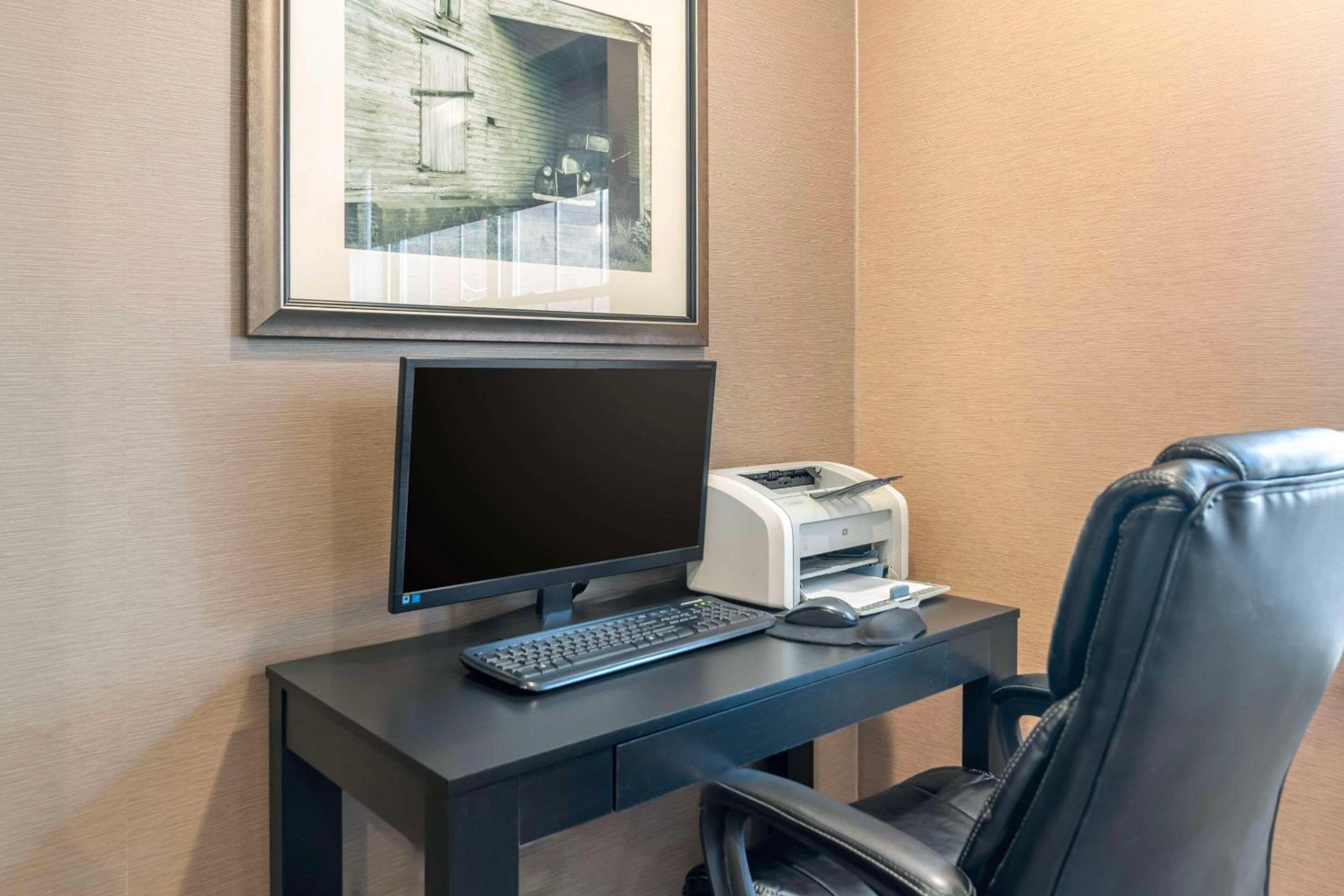 Dover Vacations - Comfort Inn Suites Dover-Portsmouth - Property Image 14