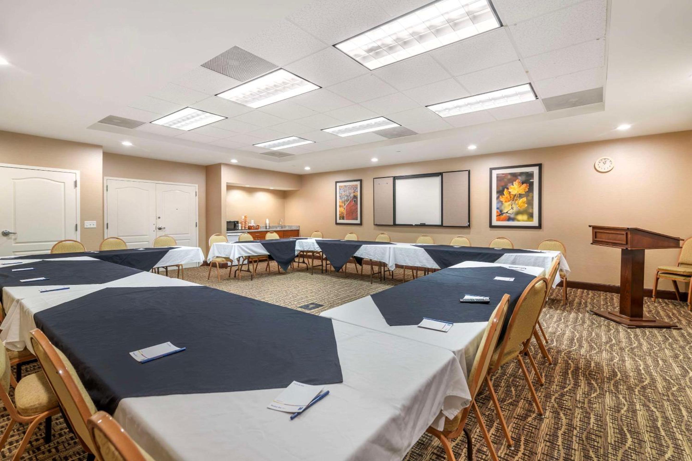 Dover Vacations - Comfort Inn Suites Dover-Portsmouth - Property Image 16