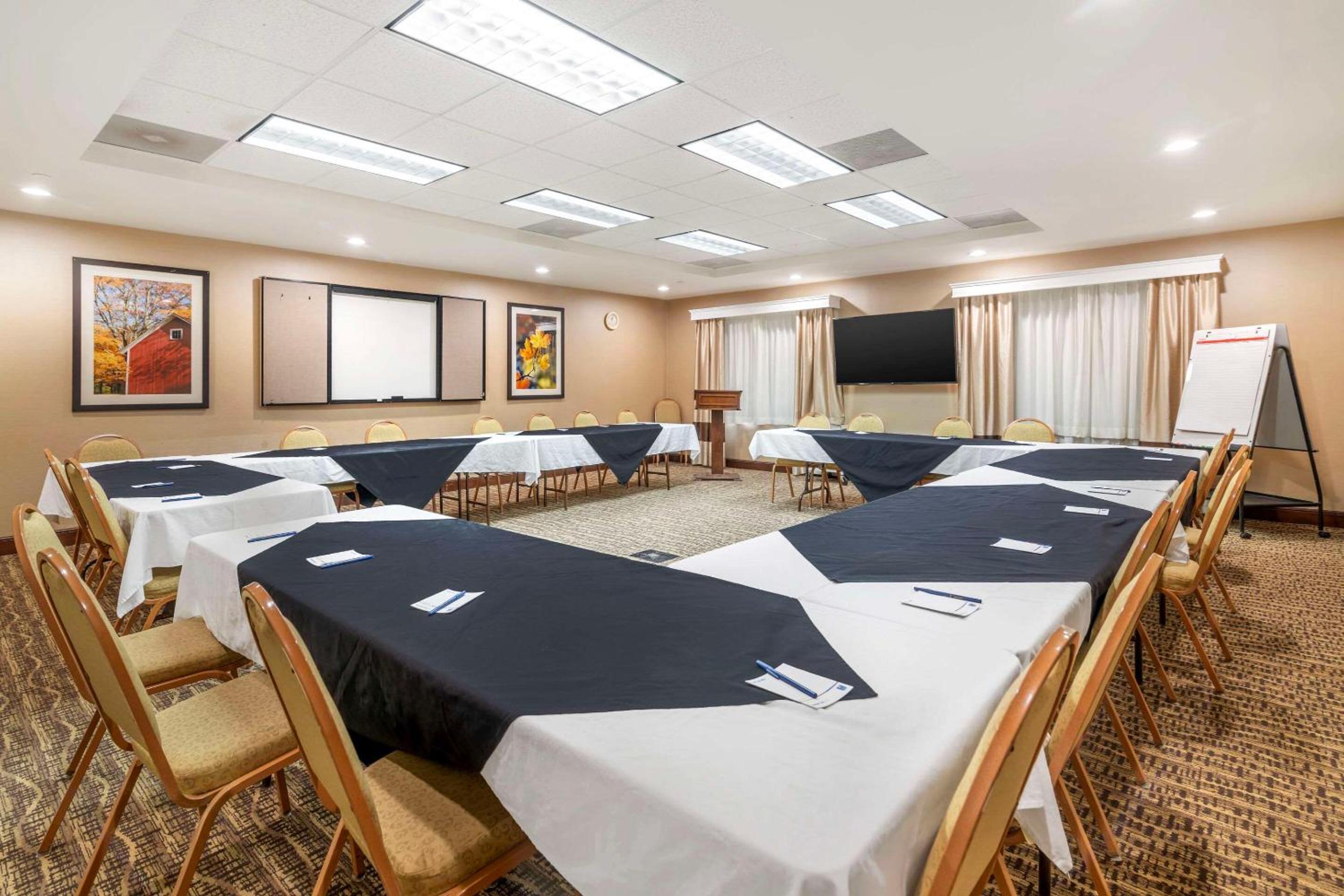 Dover Vacations - Comfort Inn Suites Dover-Portsmouth - Property Image 17
