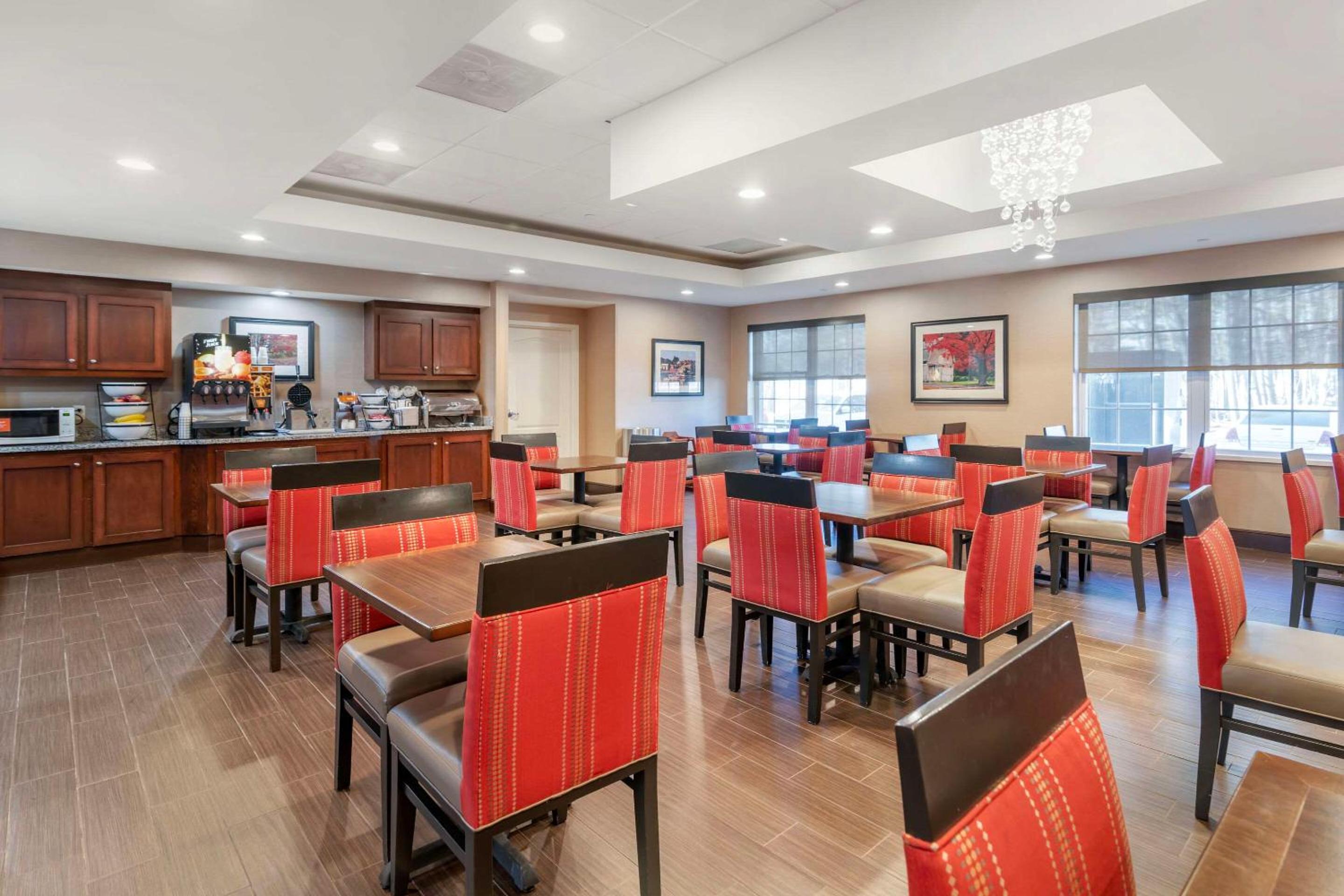 Dover Vacations - Comfort Inn Suites Dover-Portsmouth - Property Image 19