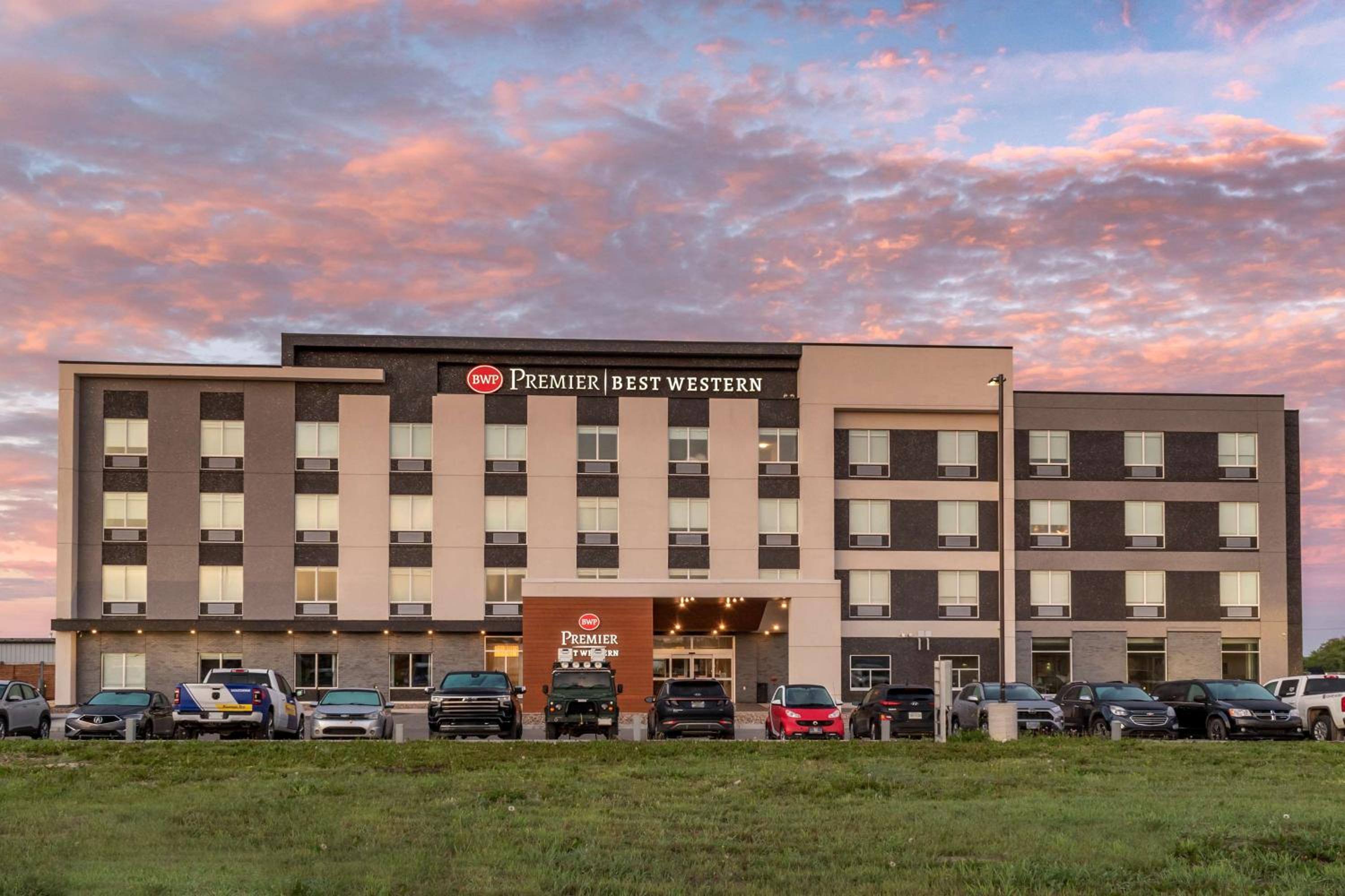 Prince Albert Vacations - Best Western Premier Prince Albert - Property Image 2