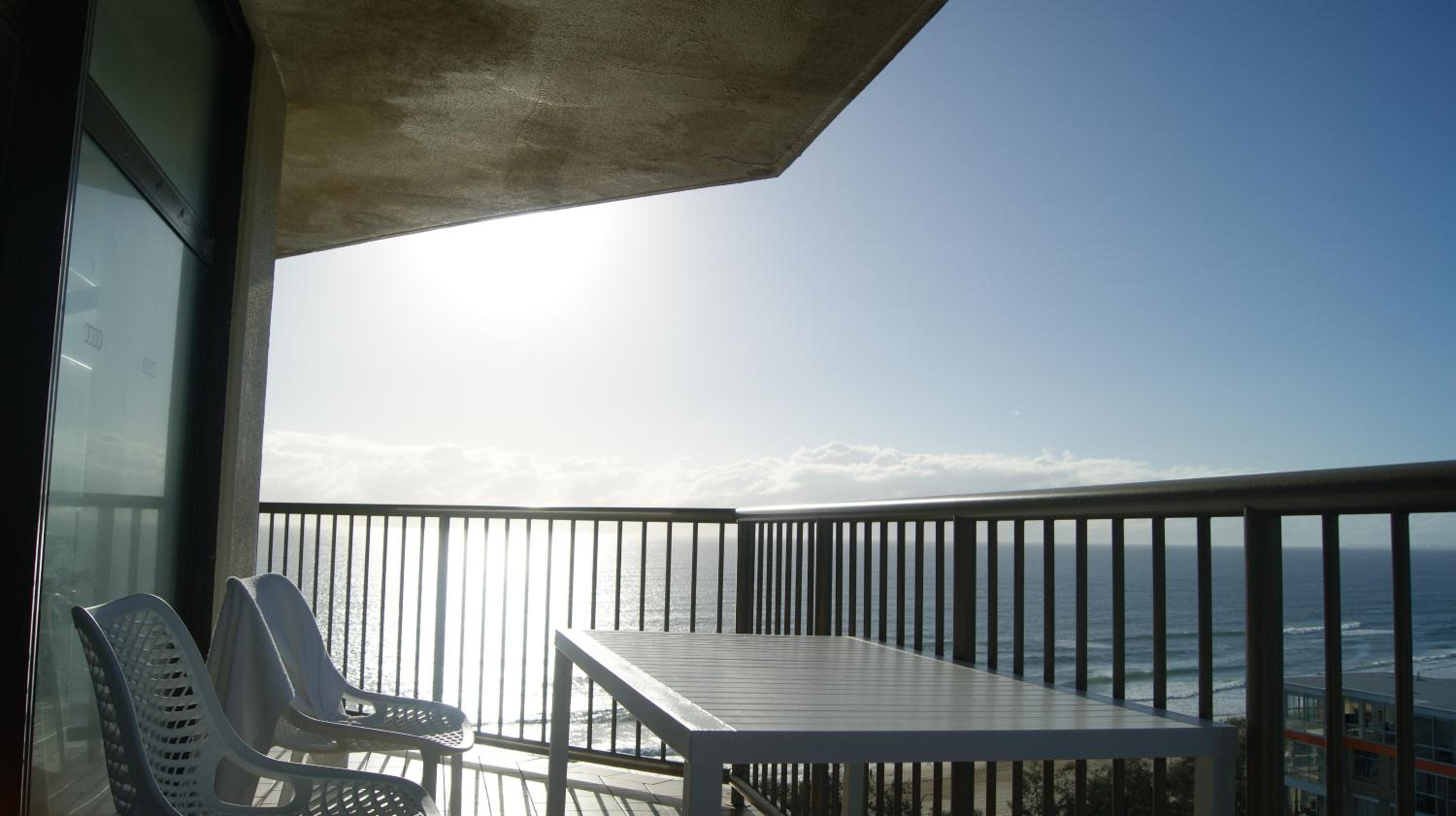 Beachfront & City View, Huge 2 Bedroom Apartment, Imperial Surf Resort