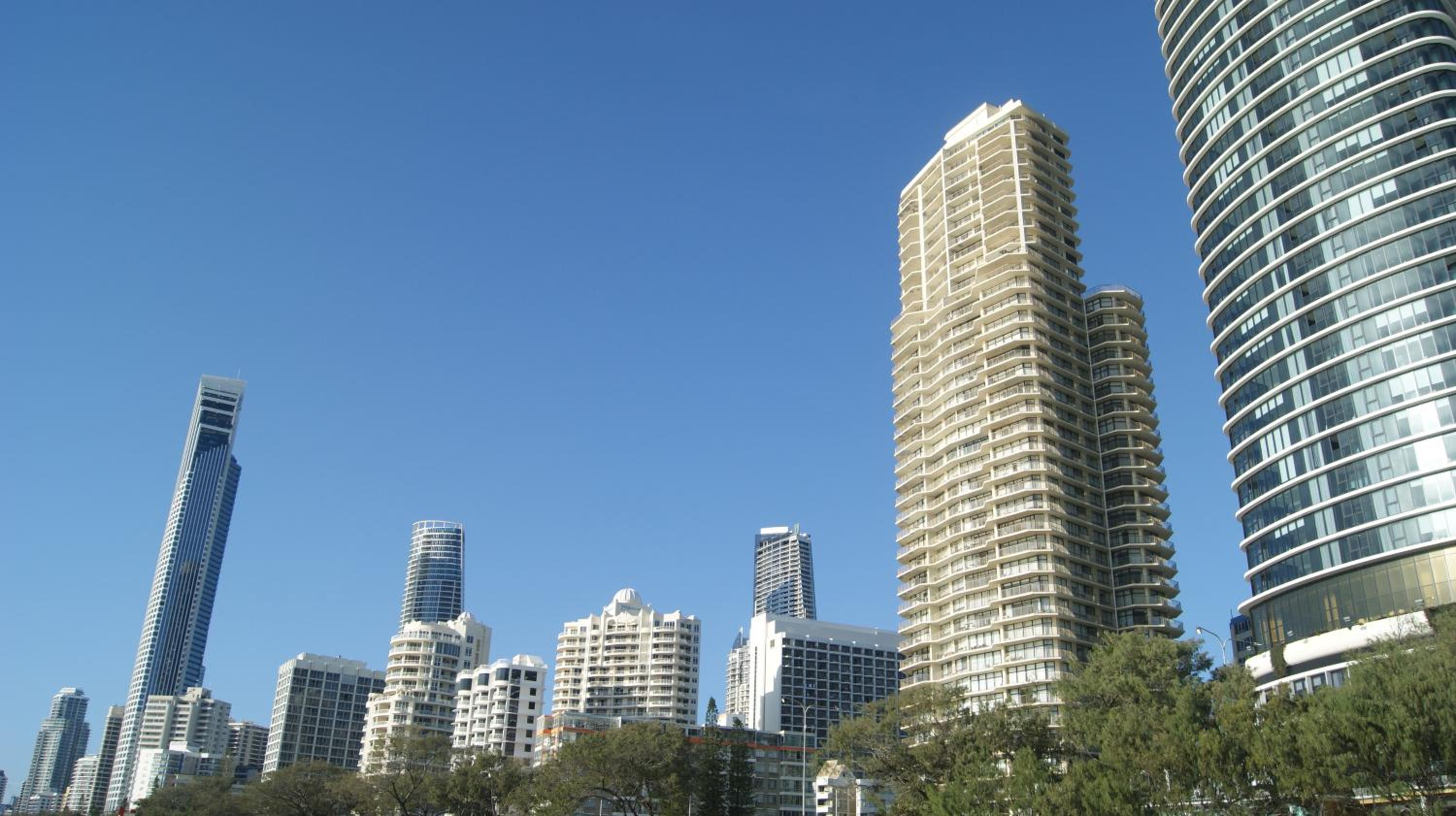Beachfront & City View, Huge 2 Bedroom Apartment, Imperial Surf Resort