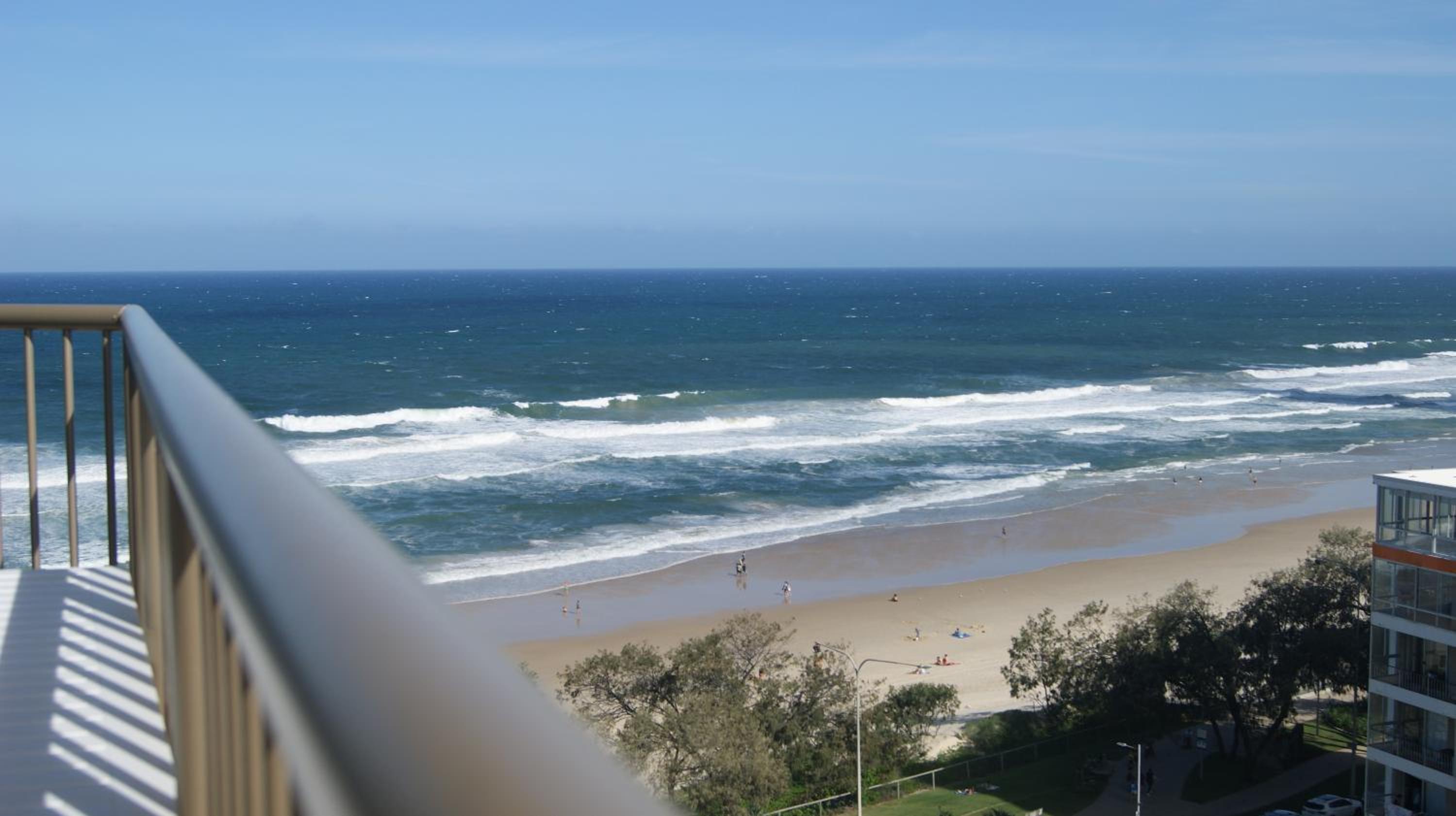 Beachfront & City View, Huge 2 Bedroom Apartment, Imperial Surf Resort