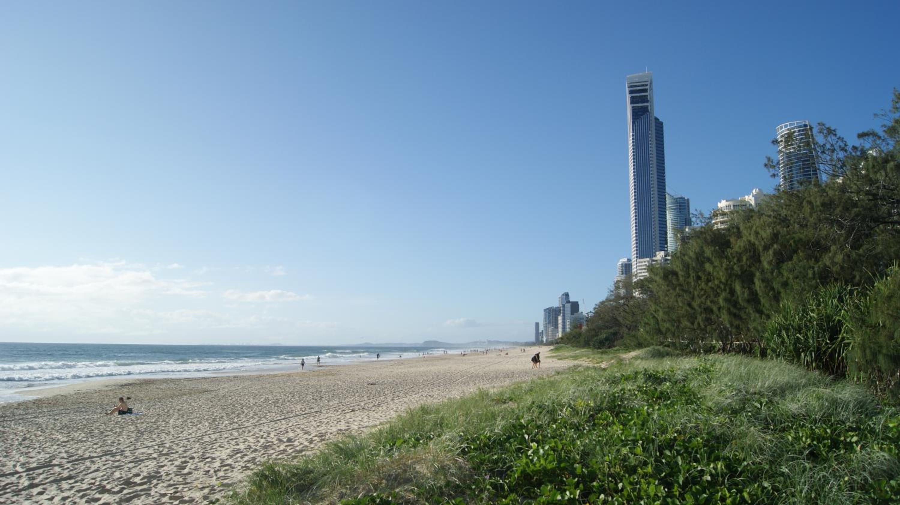 Beachfront & City View, Huge 2 Bedroom Apartment, Imperial Surf Resort