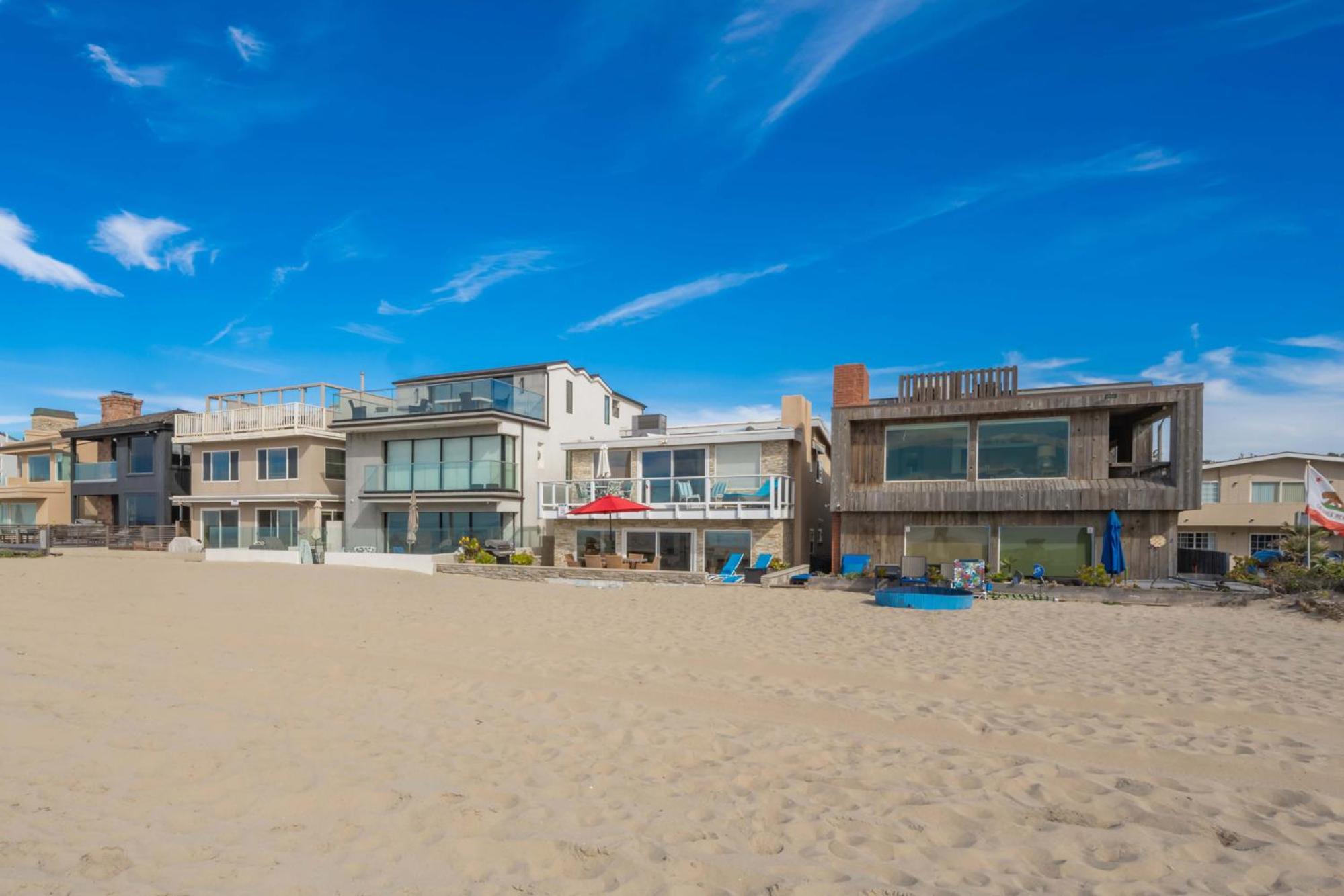 Single Family Home on the Ocean with BEAUTIFUL VIEWS