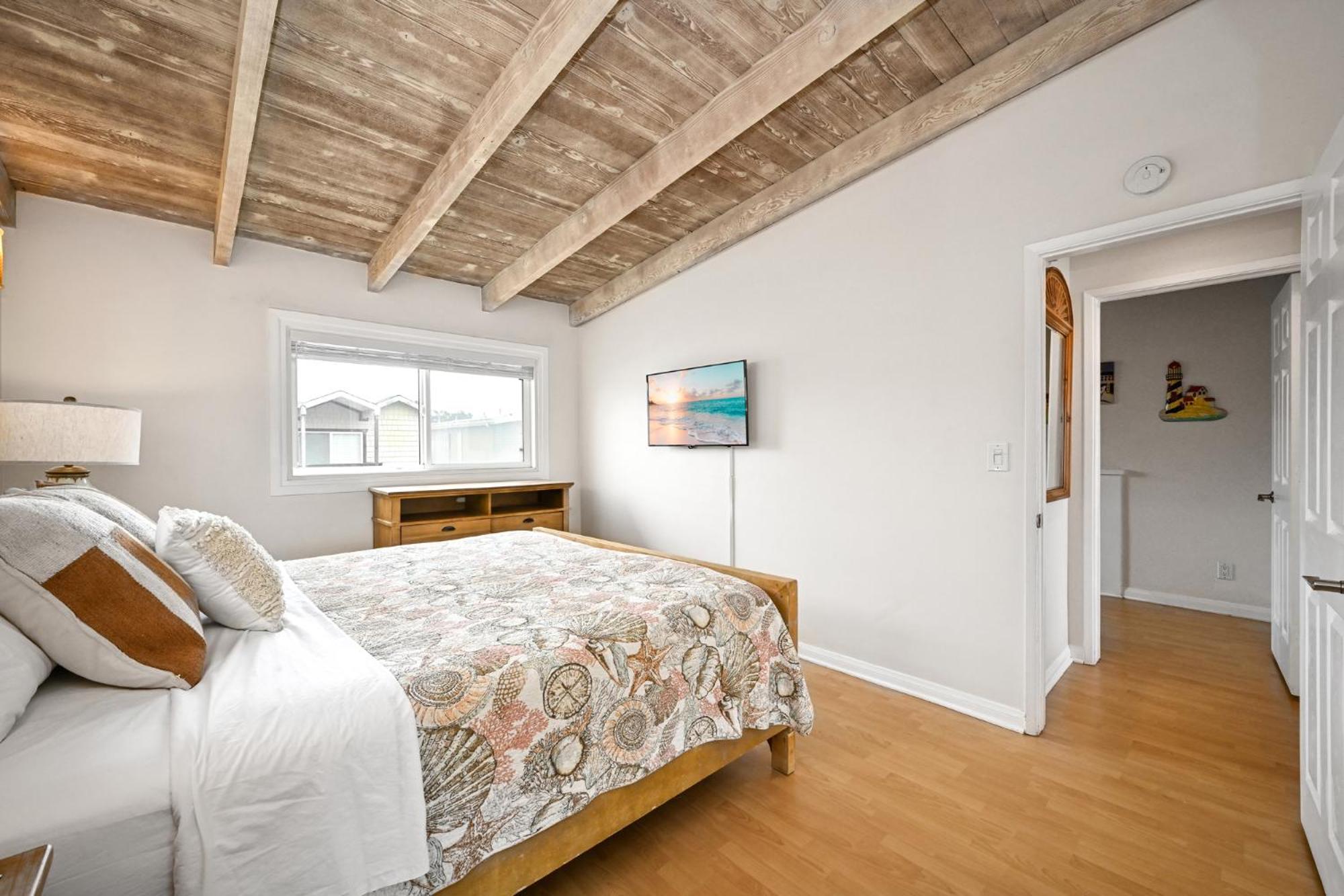 Single Family Home on the Ocean with BEAUTIFUL VIEWS