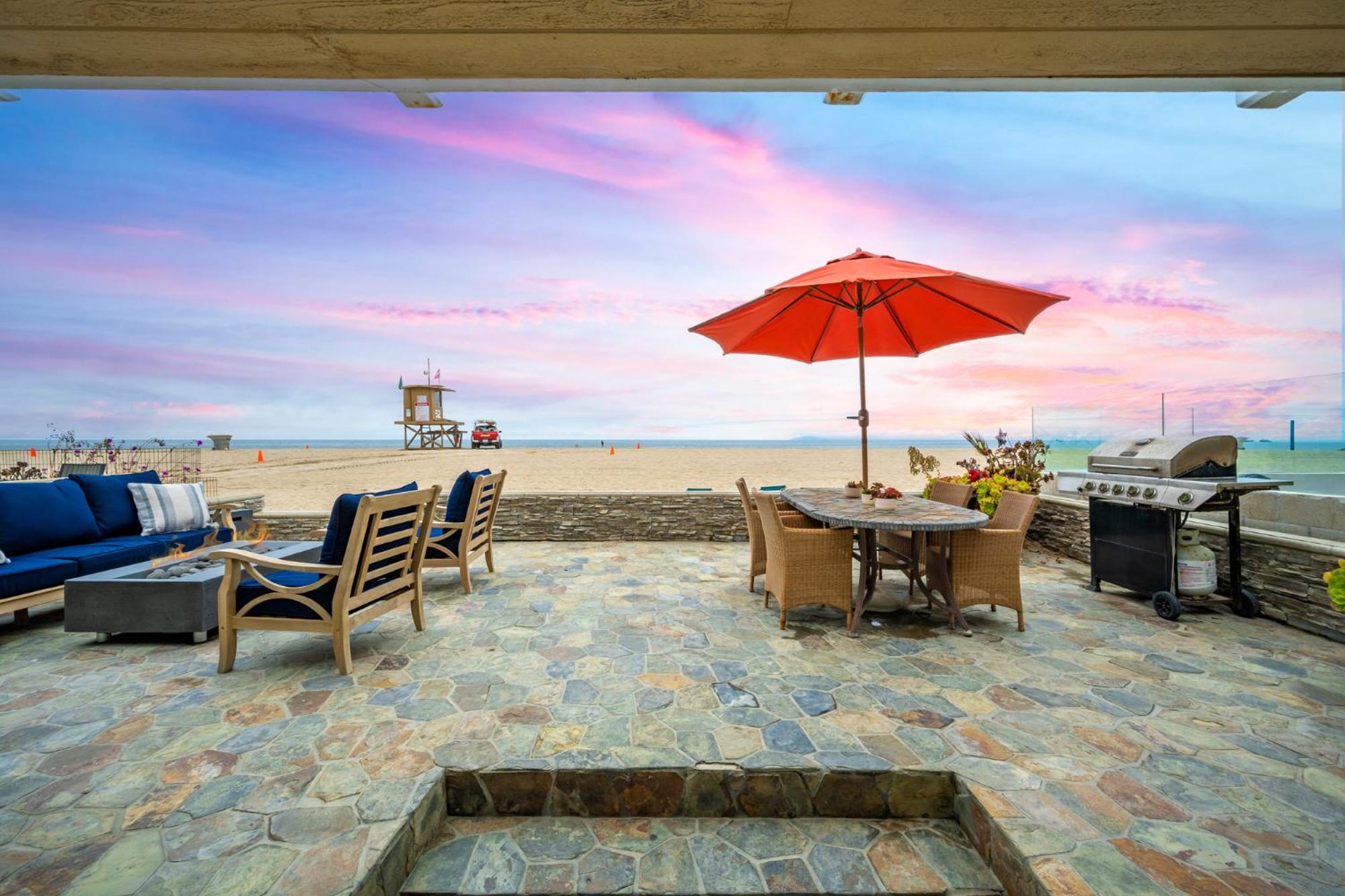 Single Family Home on the Ocean with BEAUTIFUL VIEWS