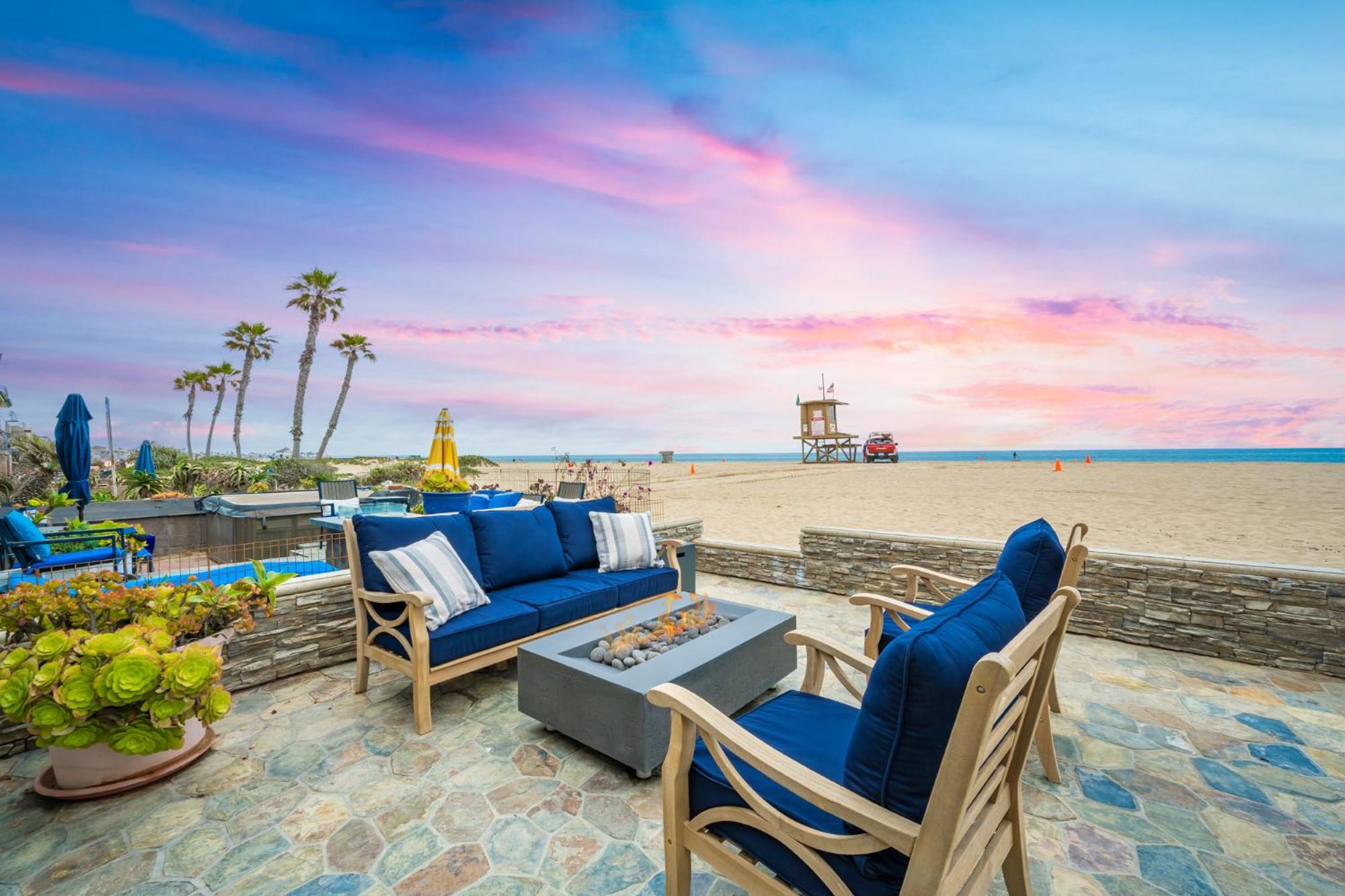 Single Family Home on the Ocean with BEAUTIFUL VIEWS