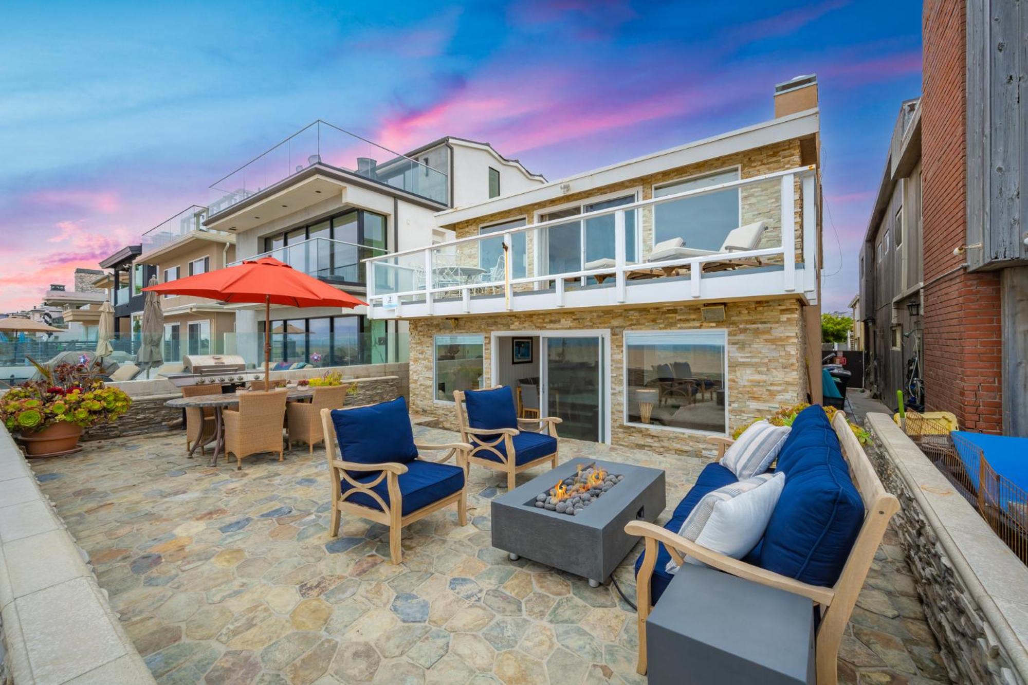 Single Family Home on the Ocean with BEAUTIFUL VIEWS
