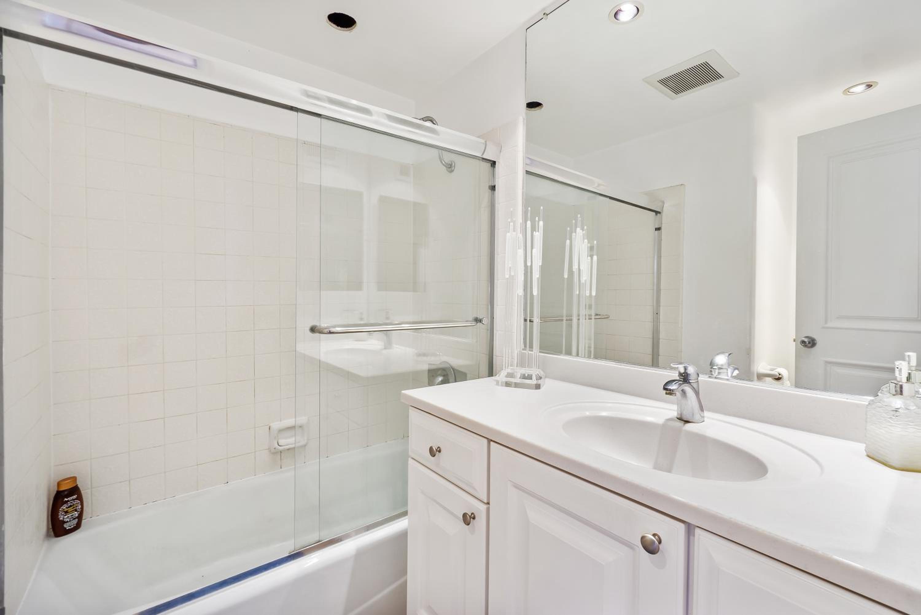 2 Bed 2 Bath BACK APT Steps to the Sand view 3