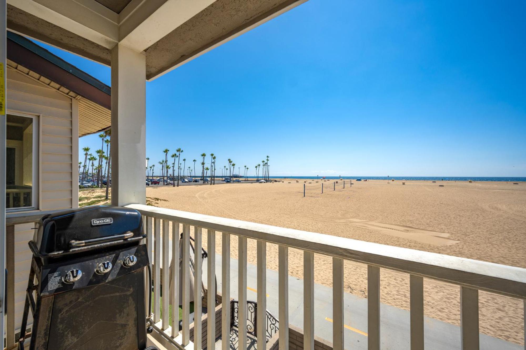 Stunning Oceanfront Retreat in Newport Beach view 2
