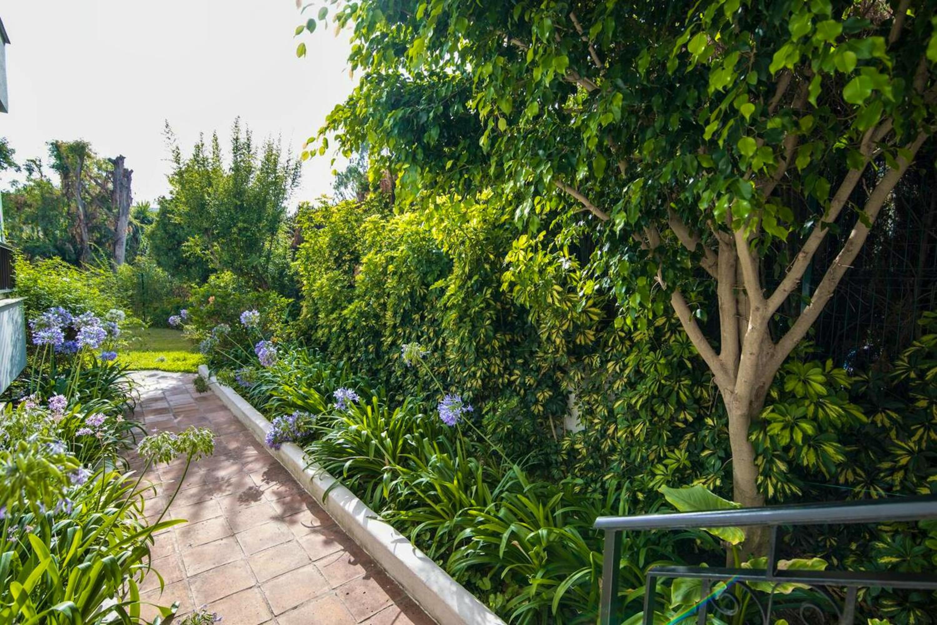 Charming Apartment in Puerto Banus Marbella with Pool