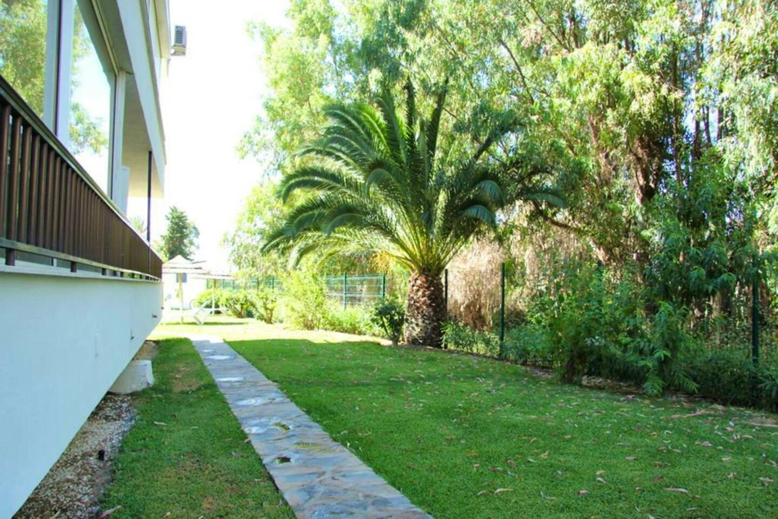 Charming Apartment in Puerto Banus Marbella with Pool