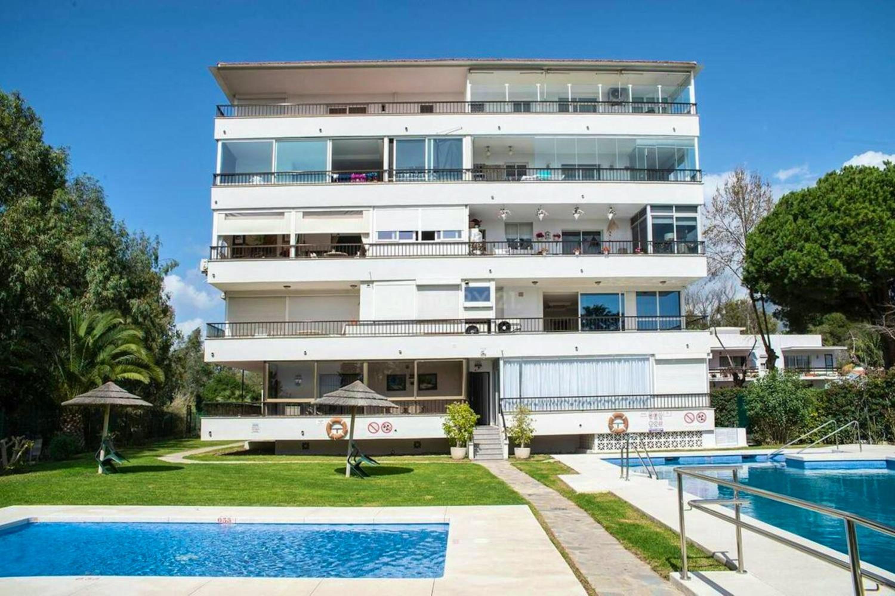 Charming Apartment in Puerto Banus Marbella with Pool