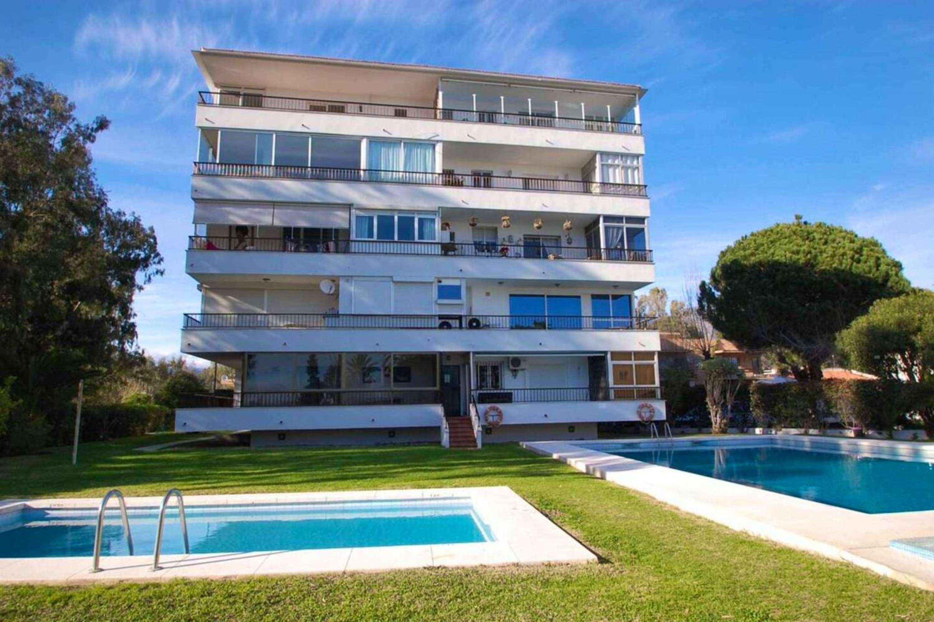 Charming Apartment in Puerto Banus Marbella with Pool