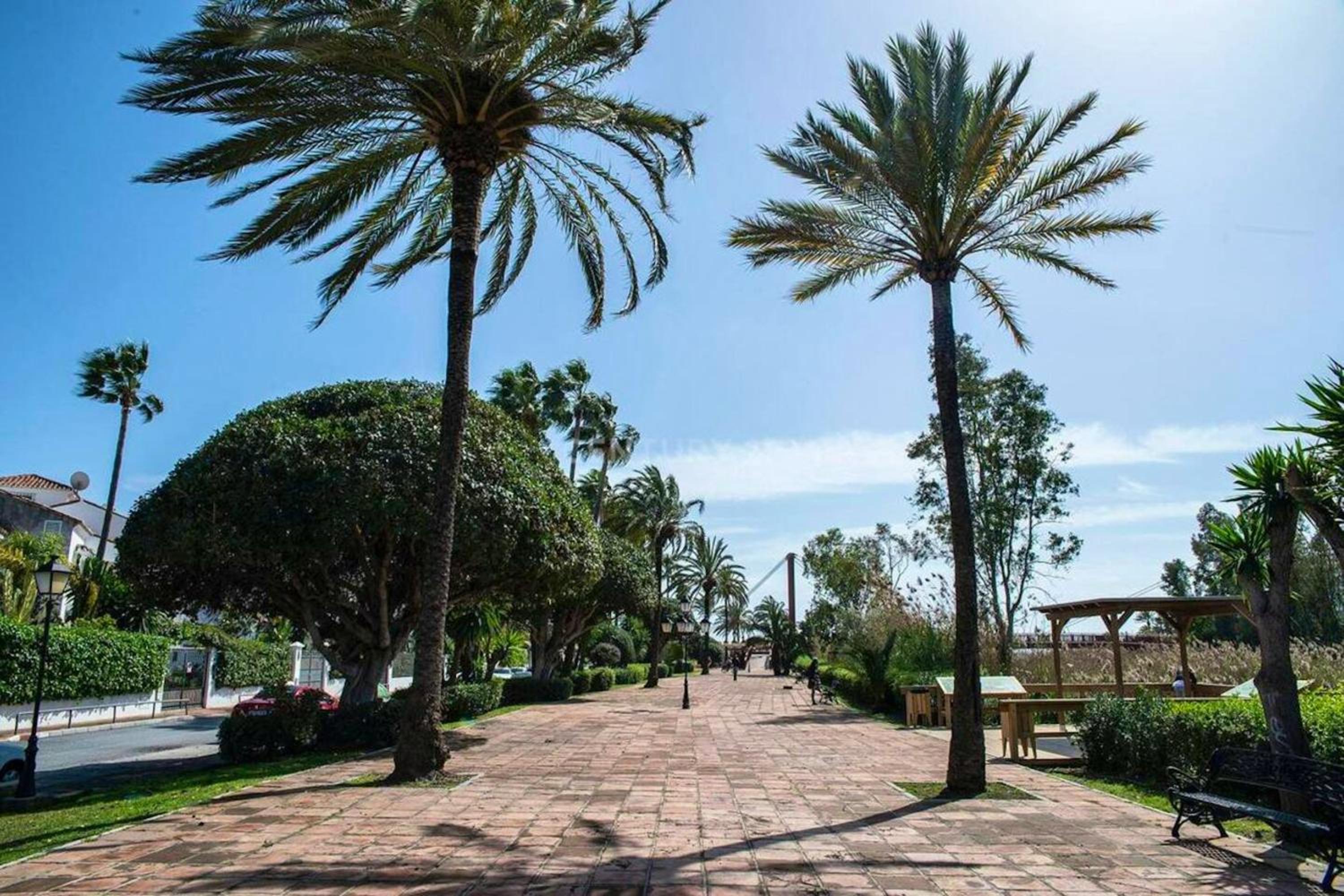 Charming Apartment in Puerto Banus Marbella with Pool