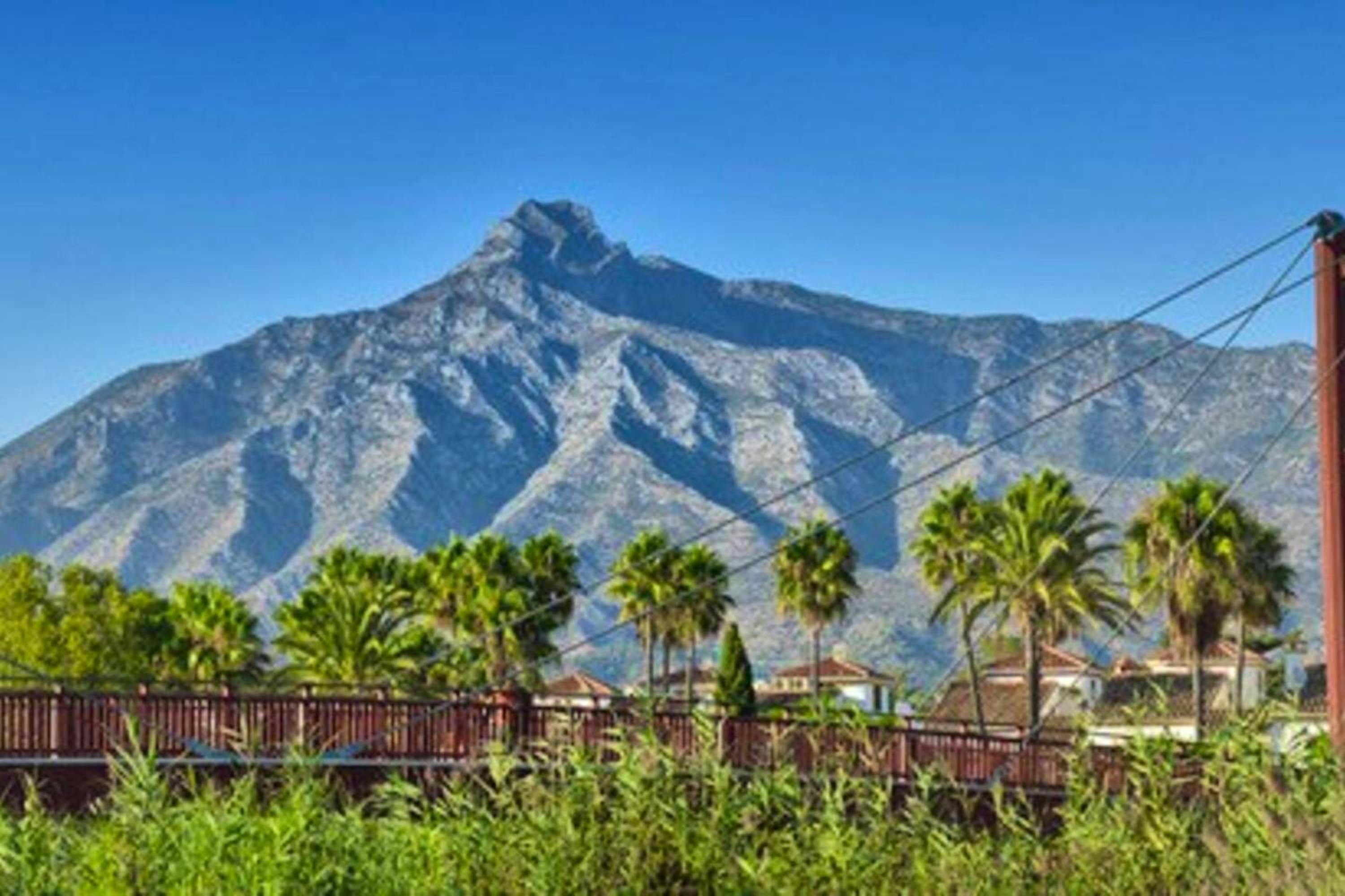 Charming Apartment in Puerto Banus Marbella with Pool