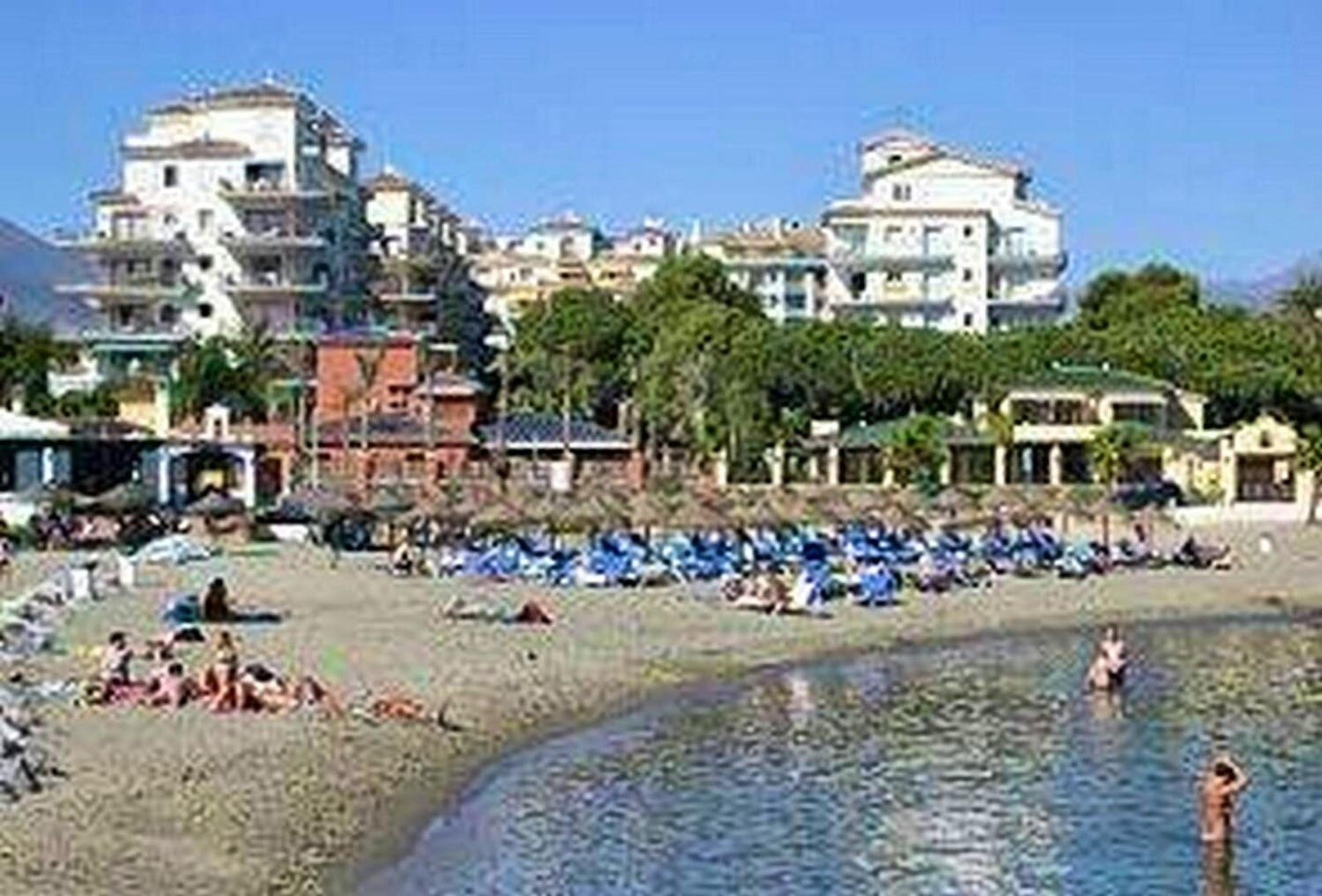 Charming Apartment in Puerto Banus Marbella with Pool