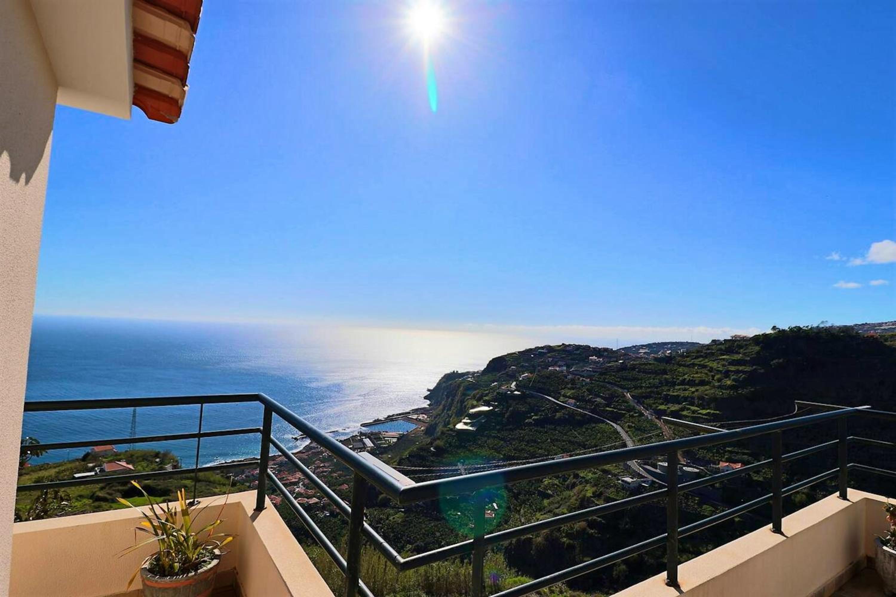 Charming house in Ribeira Brava with a sunny terrace