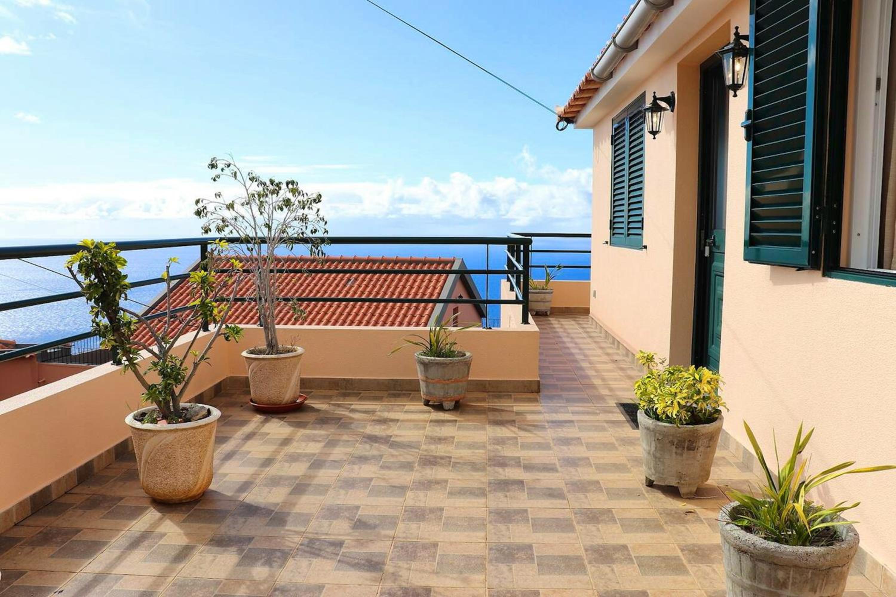 Charming house in Ribeira Brava with a sunny terrace