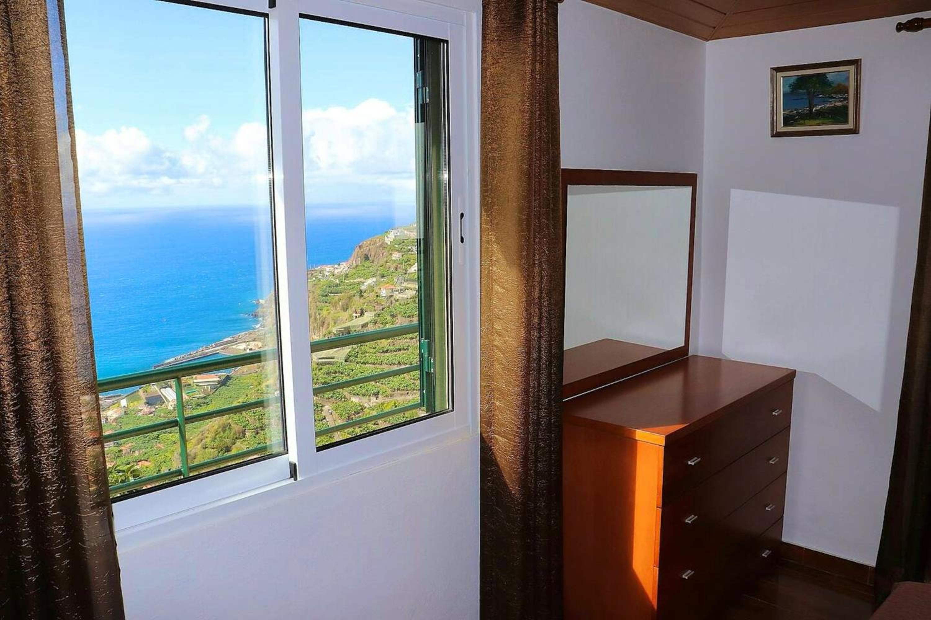 Charming house in Ribeira Brava with a sunny terrace