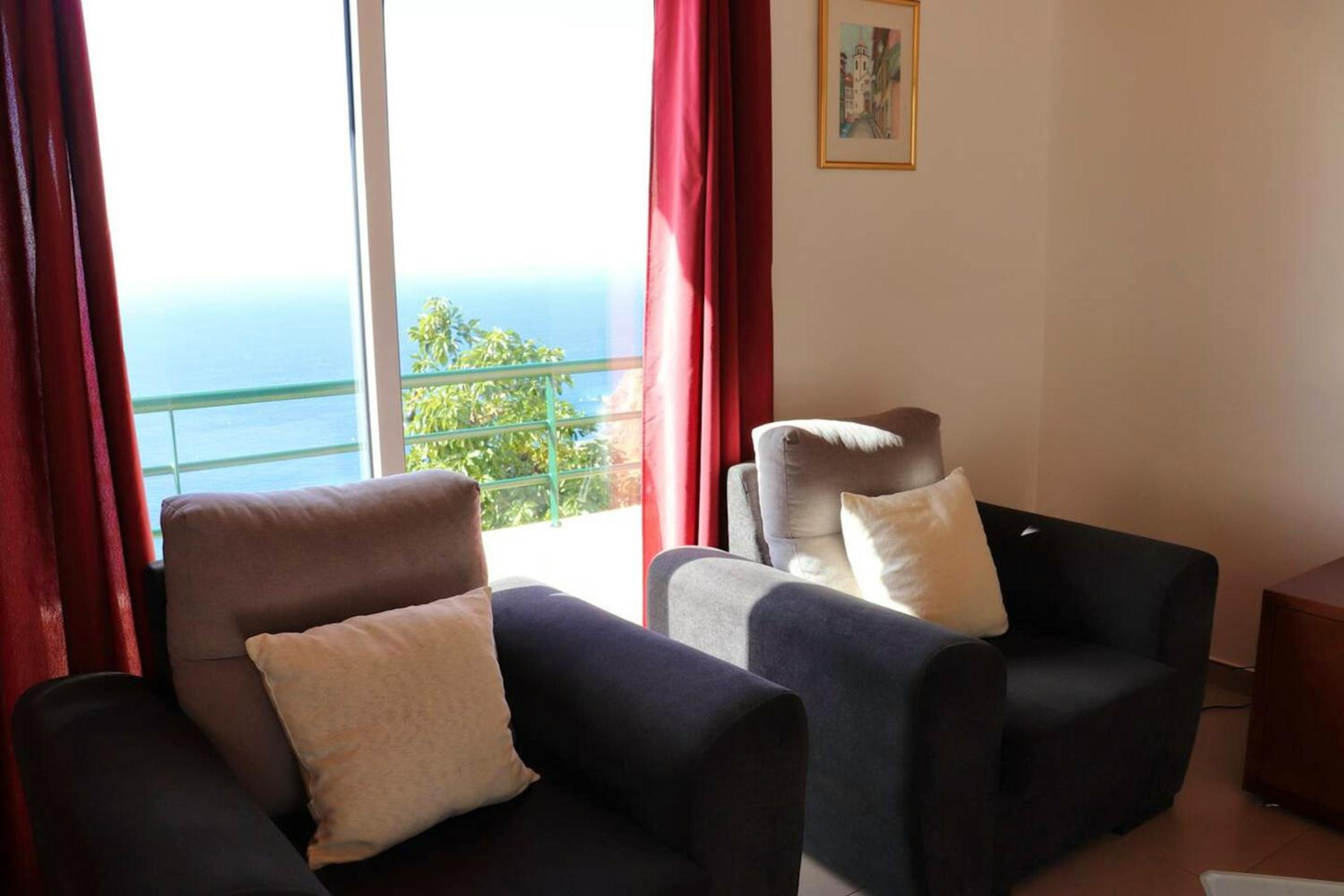 Charming house in Ribeira Brava with a sunny terrace